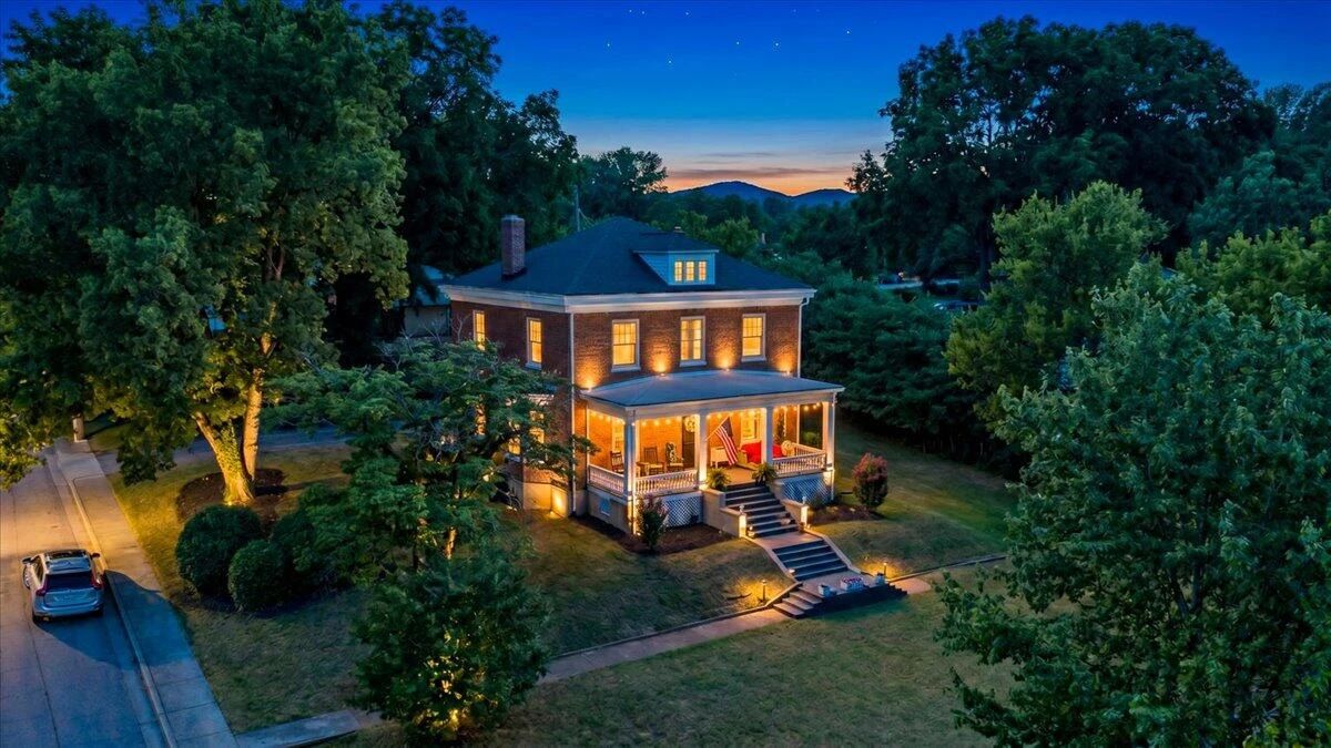 110 Green ST - Photo 3