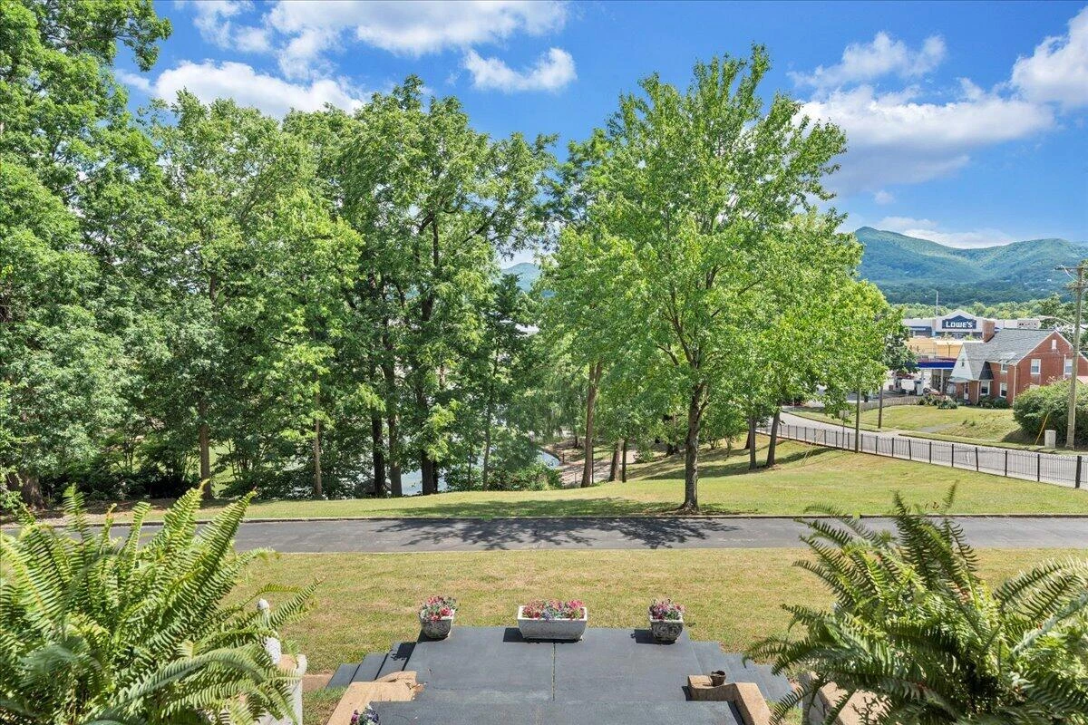 110 Green ST - Photo 8