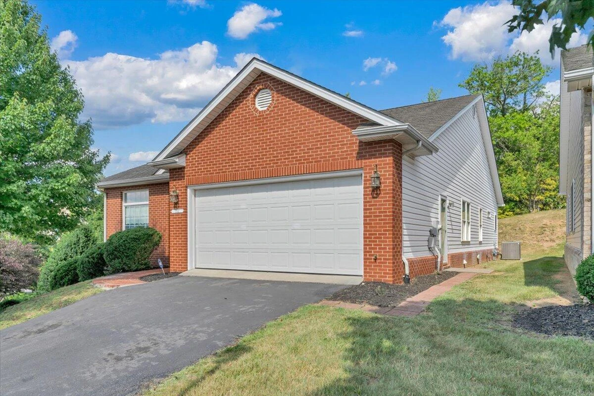 1302 KEAGY LN SW