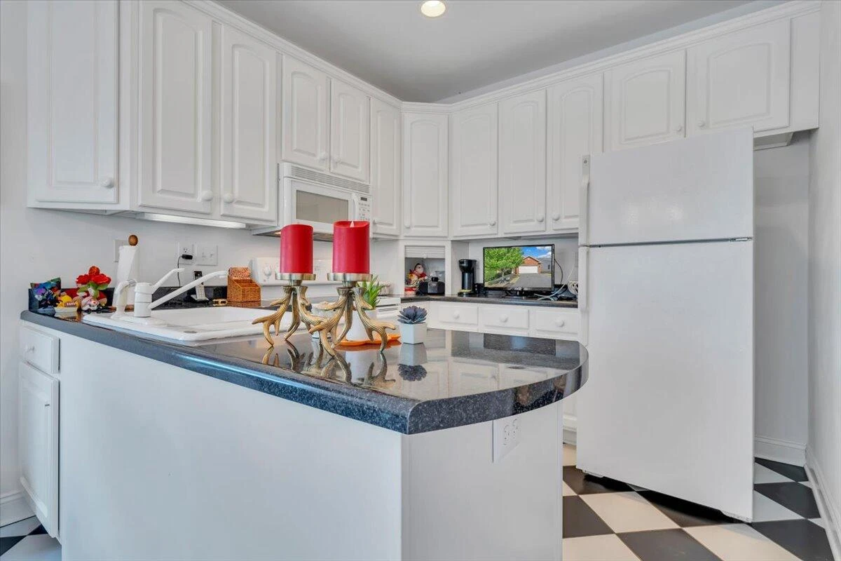 1302 KEAGY LN SW - Photo 11