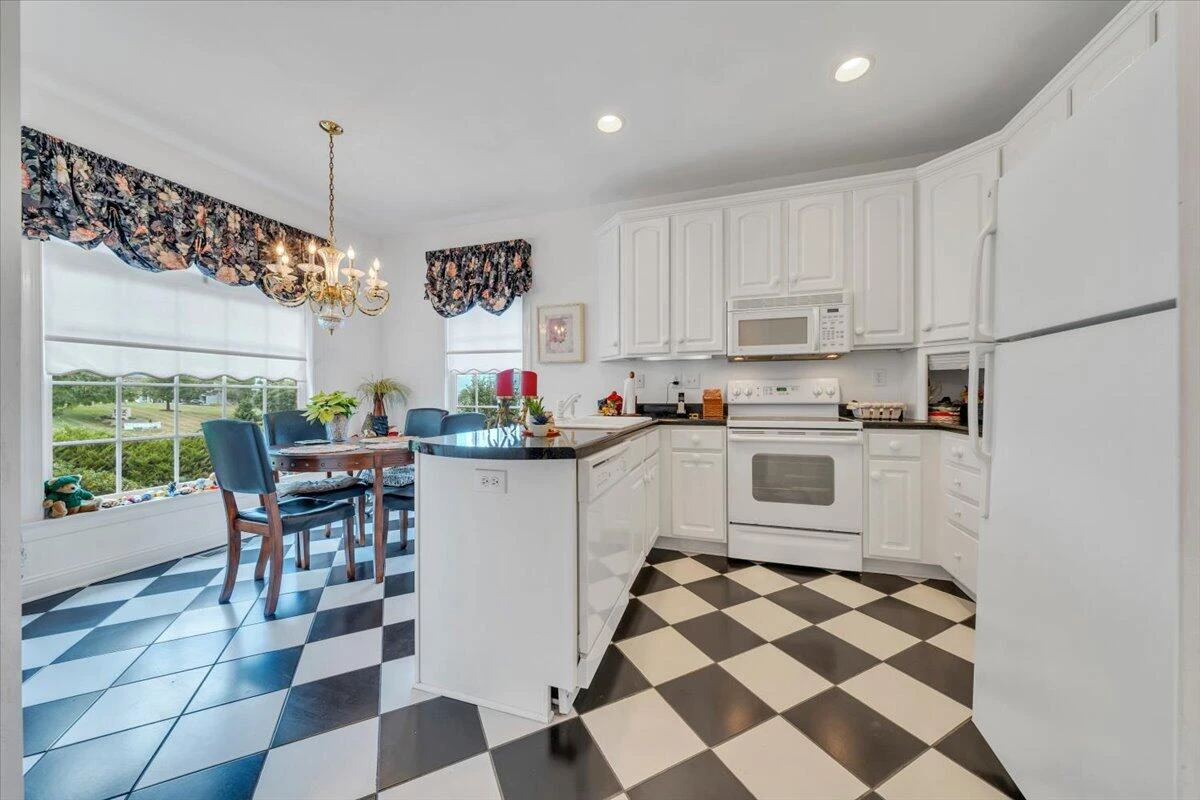 1302 KEAGY LN SW - Photo 8