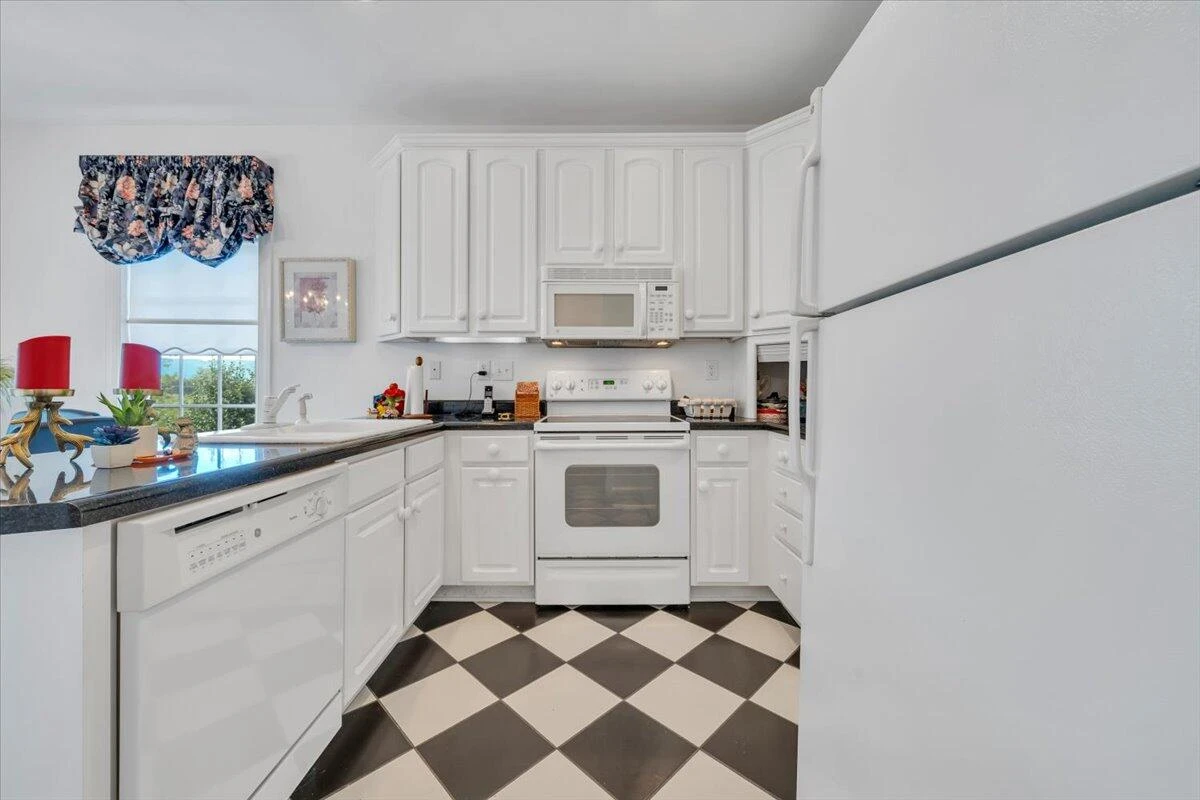 1302 KEAGY LN SW - Photo 9