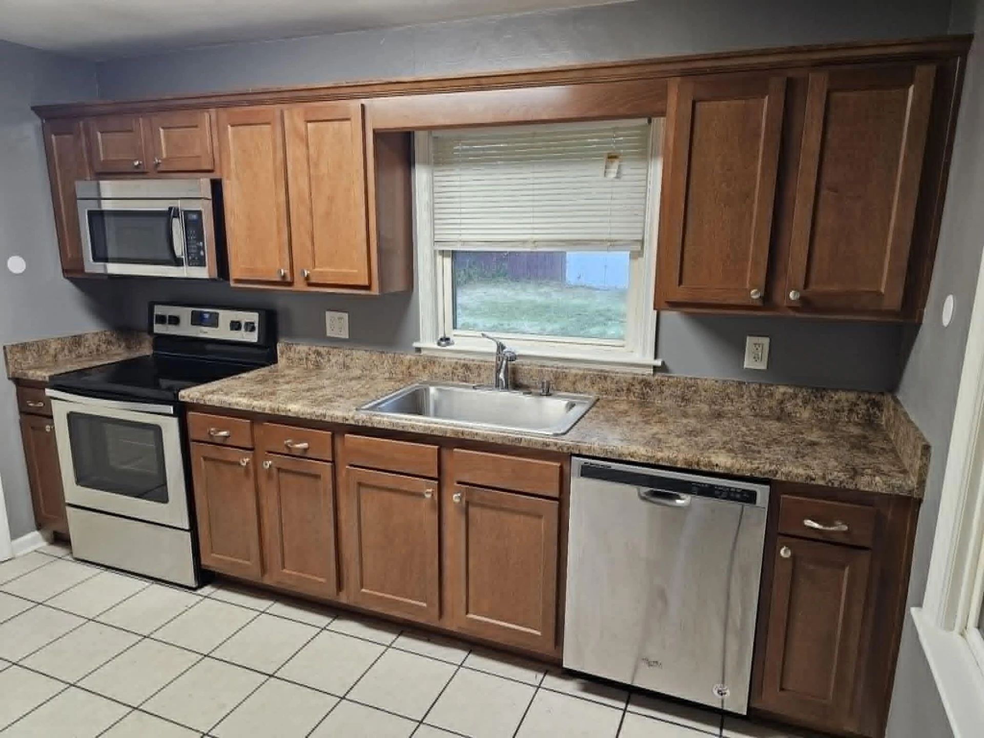 2702 NW Avalon AVE NW - Photo 10