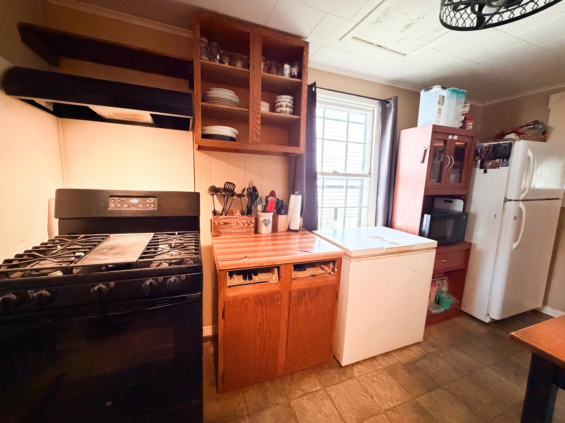 836 Brussels AVE - Photo 12