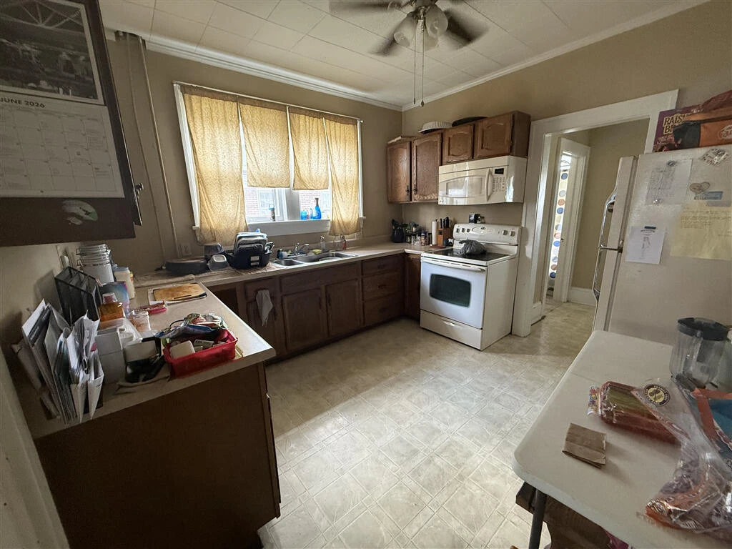 200 Cedar AVE - Photo 9