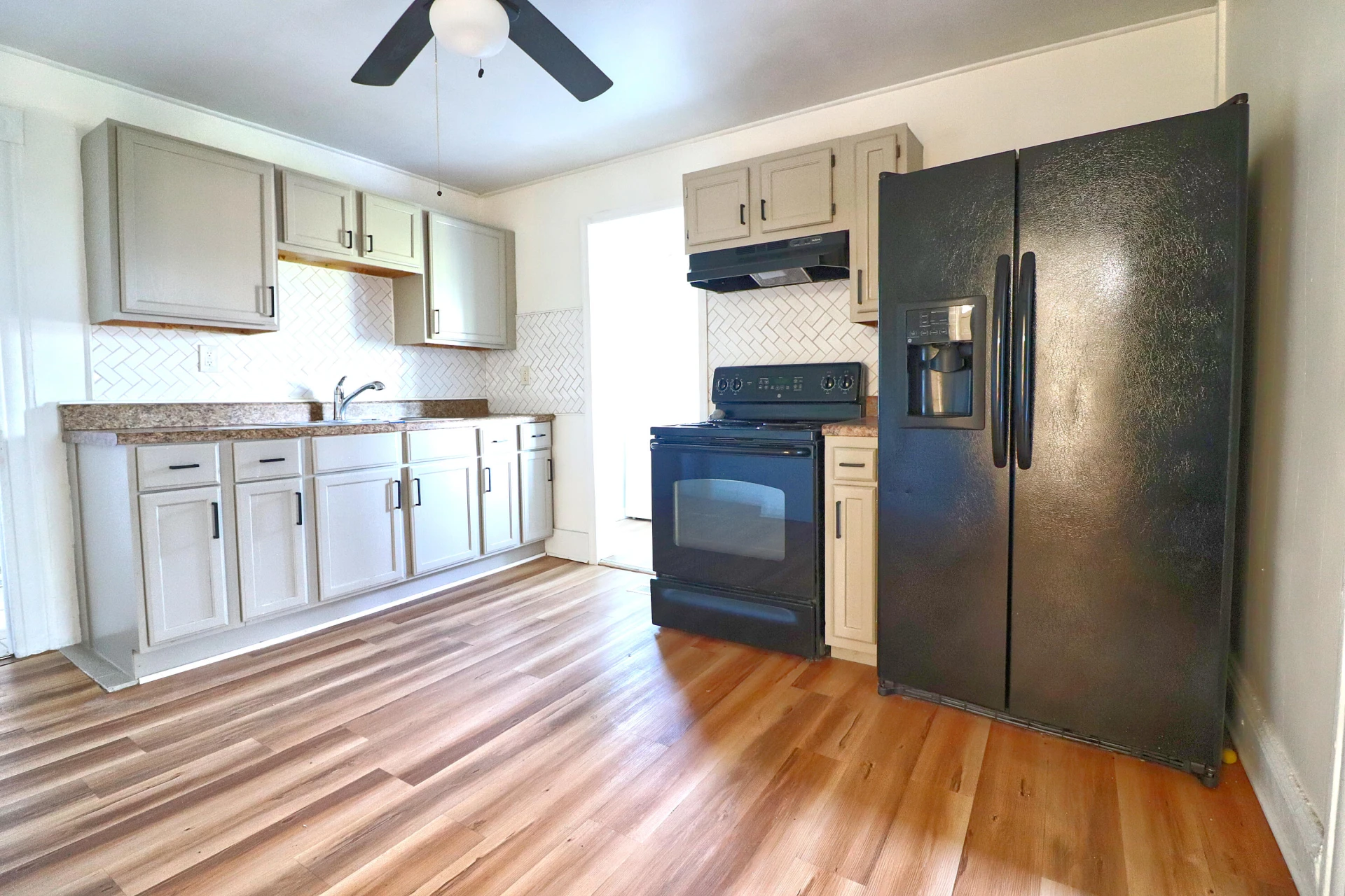 518 Patton AVE NW - Photo 5