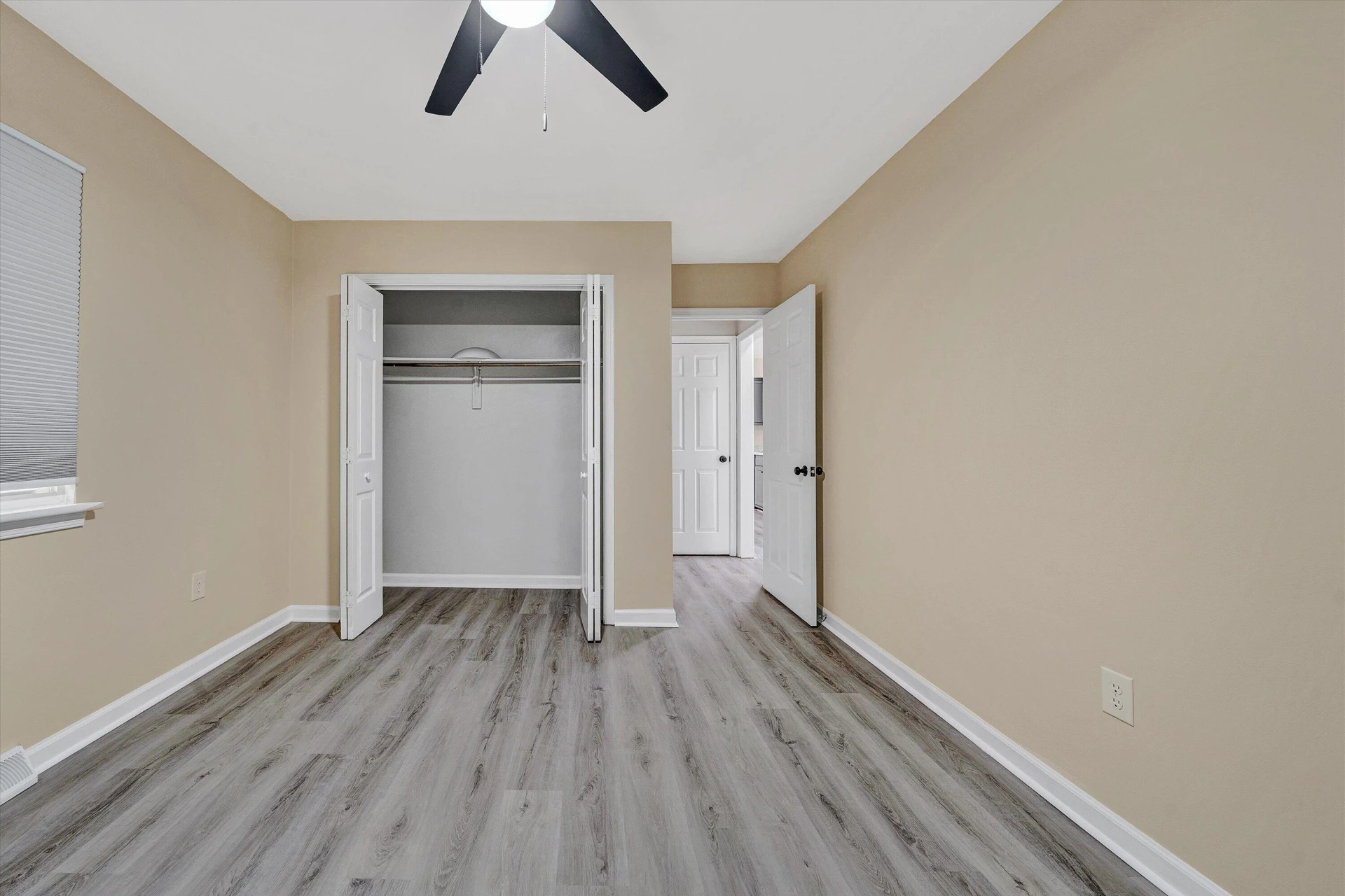 2701 Bluefield BLVD SW - Photo 15