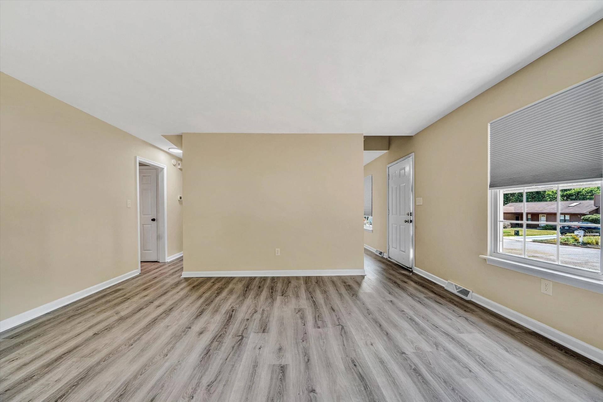 2701 Bluefield BLVD SW - Photo 3