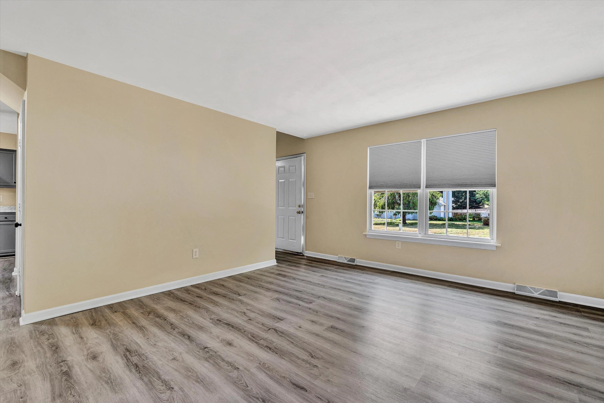 2701 Bluefield BLVD SW - Photo 4