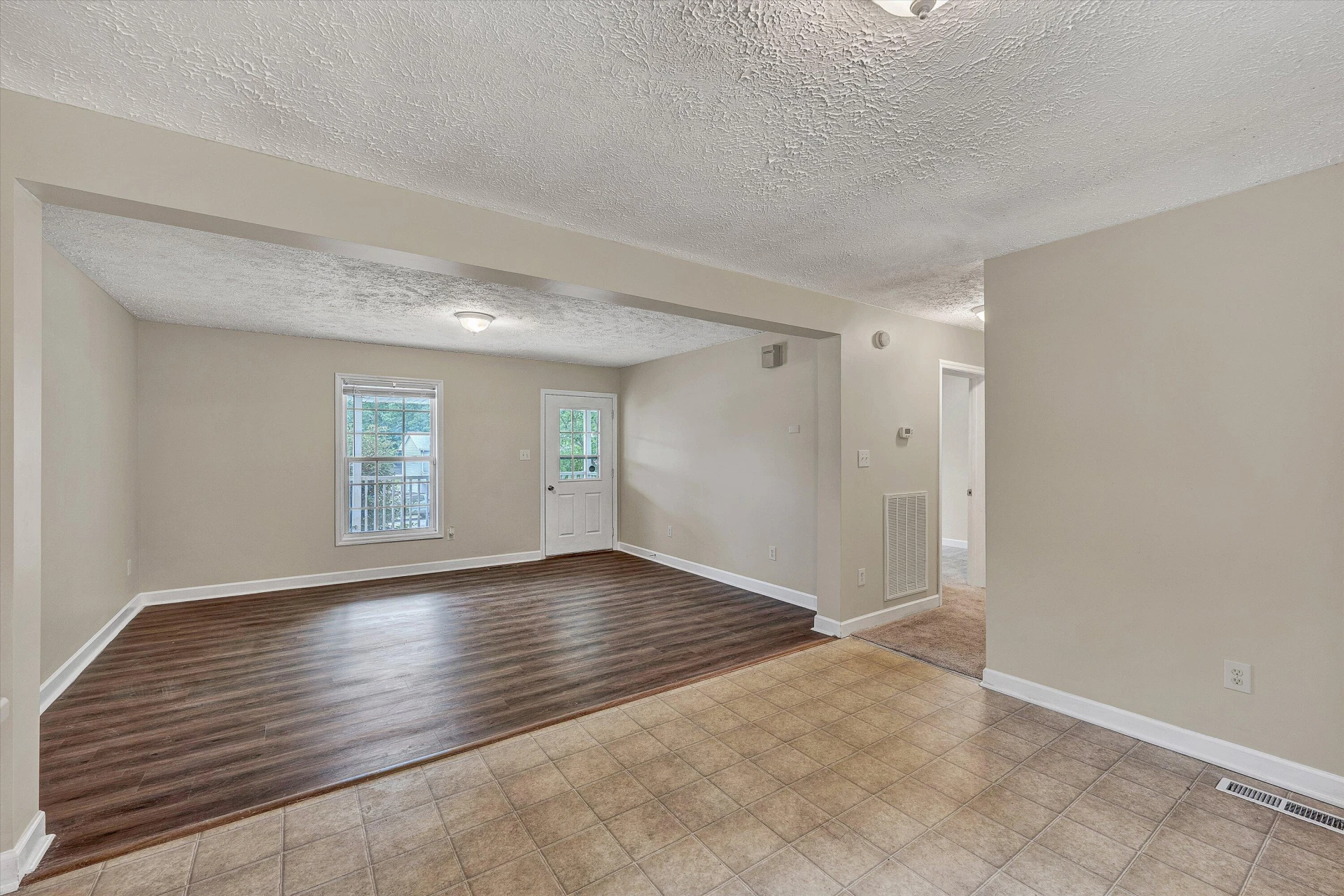 1400 Rigby ST NE - Photo 12