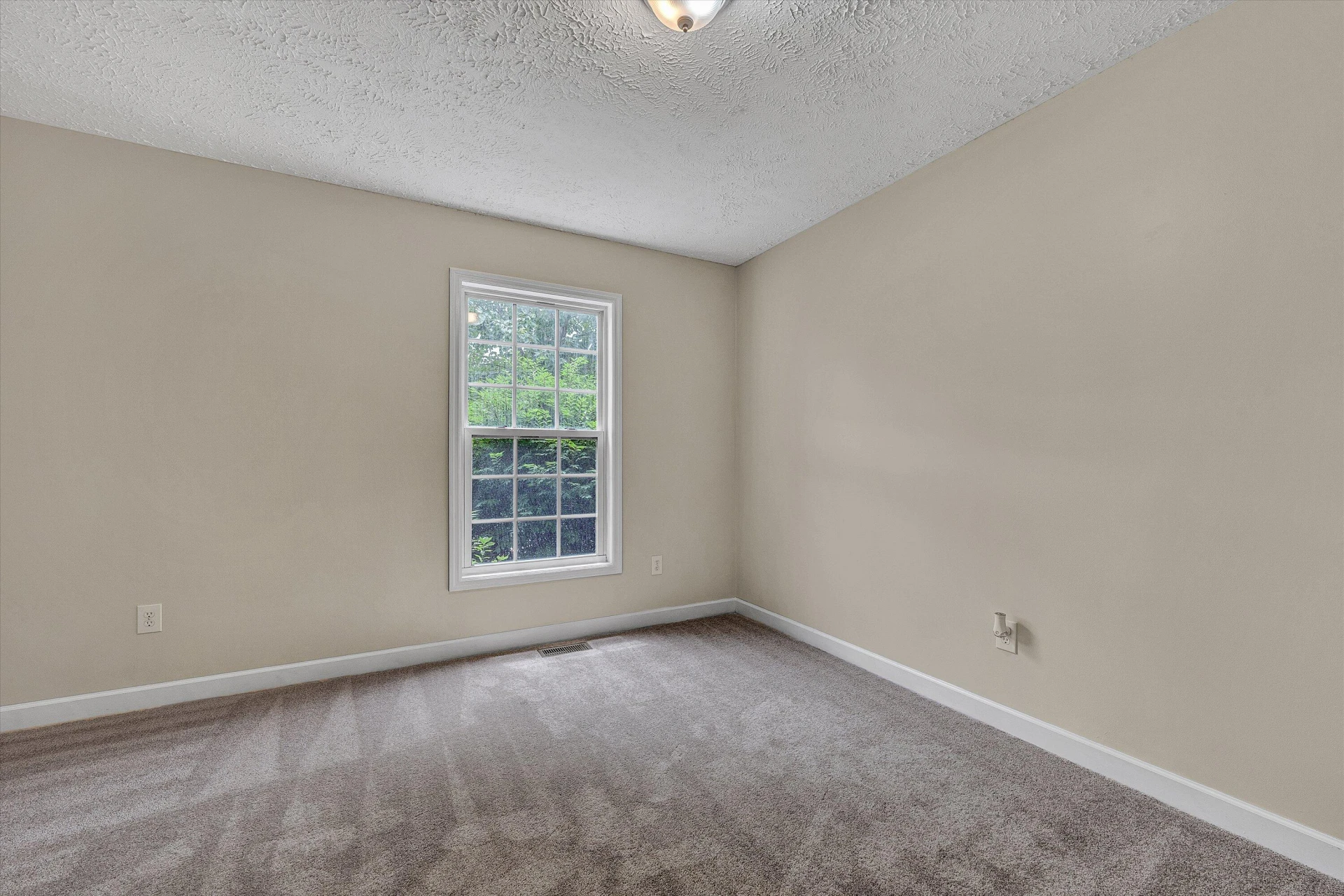 1400 Rigby ST NE - Photo 13