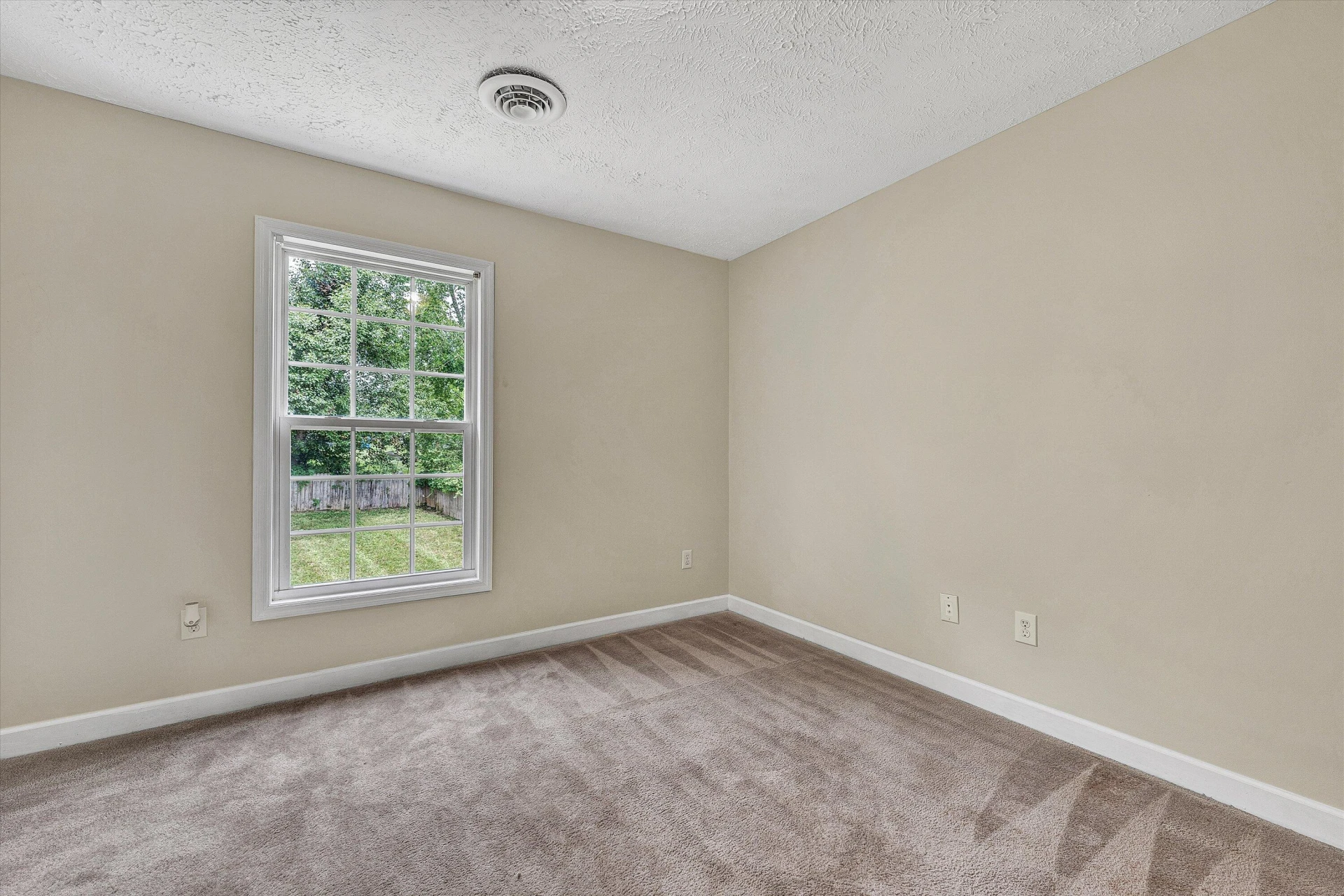 1400 Rigby ST NE - Photo 18
