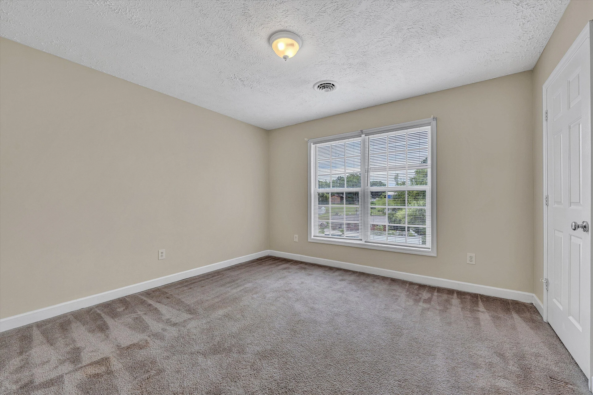 1400 Rigby ST NE - Photo 19