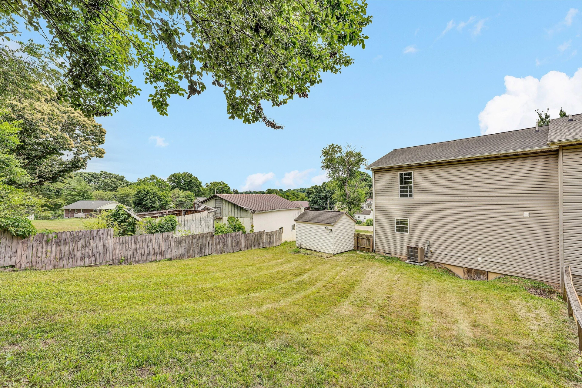 1400 Rigby ST NE - Photo 22