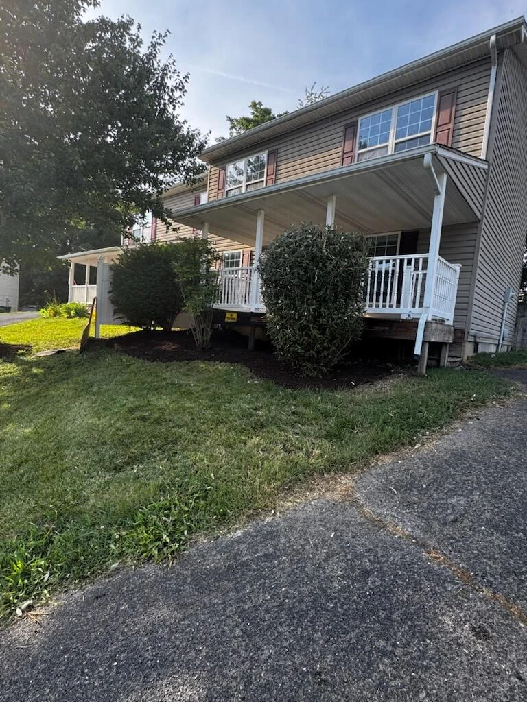 1400 Rigby ST NE - Photo 4