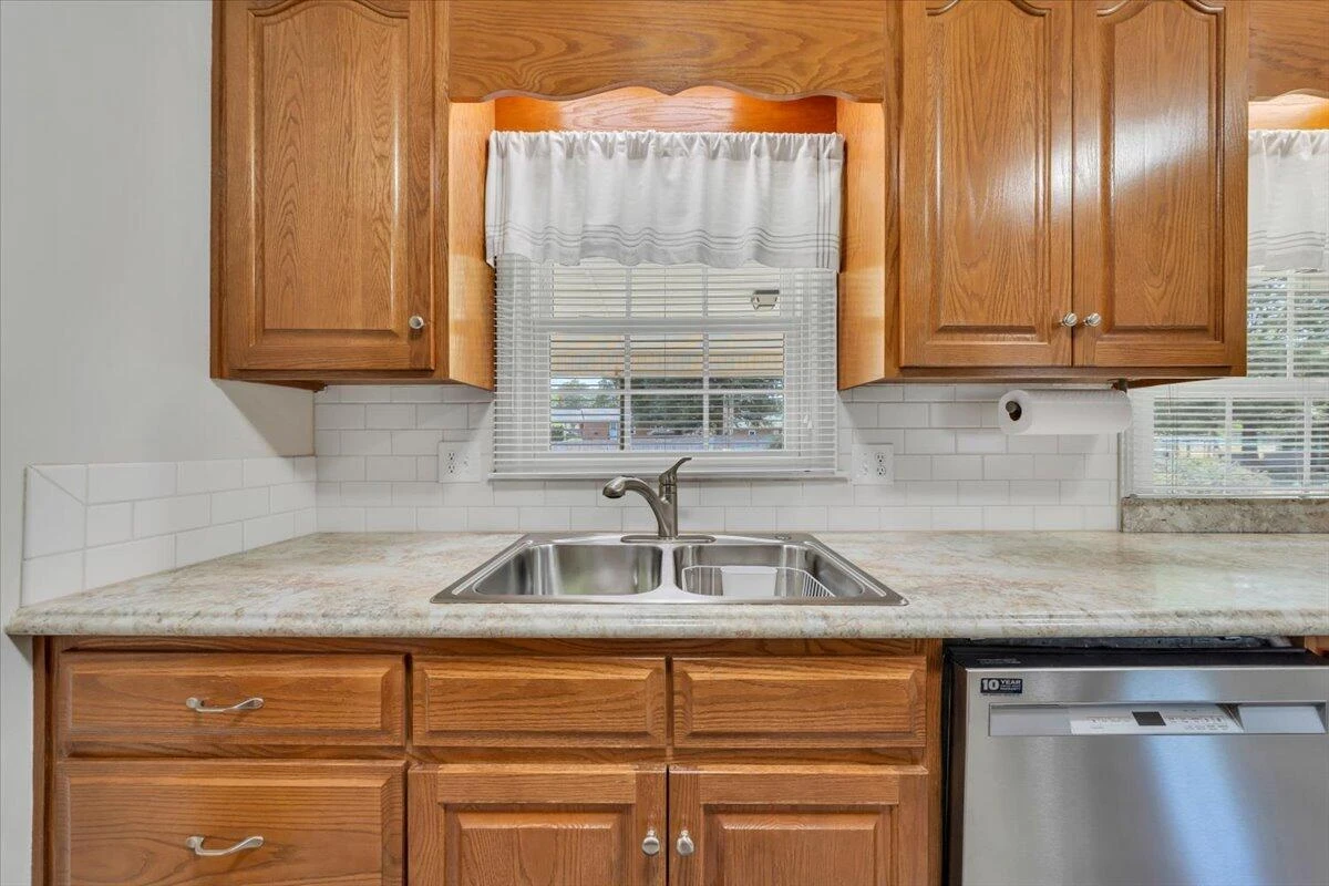 2834 Neil DR - Photo 11