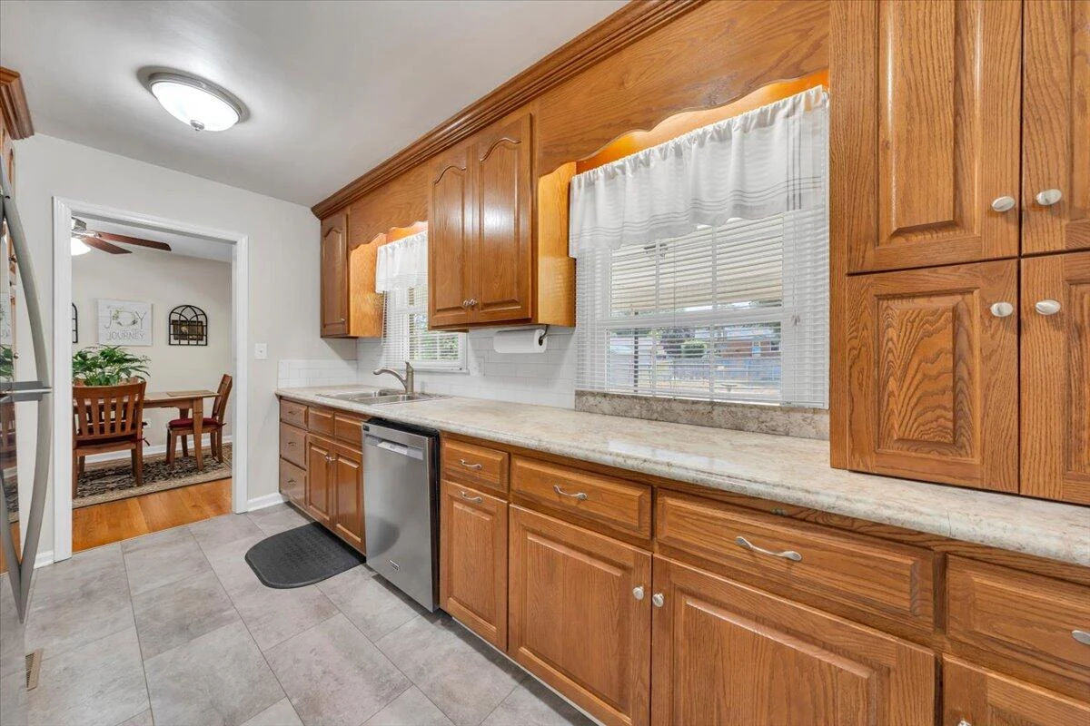 2834 Neil DR - Photo 14
