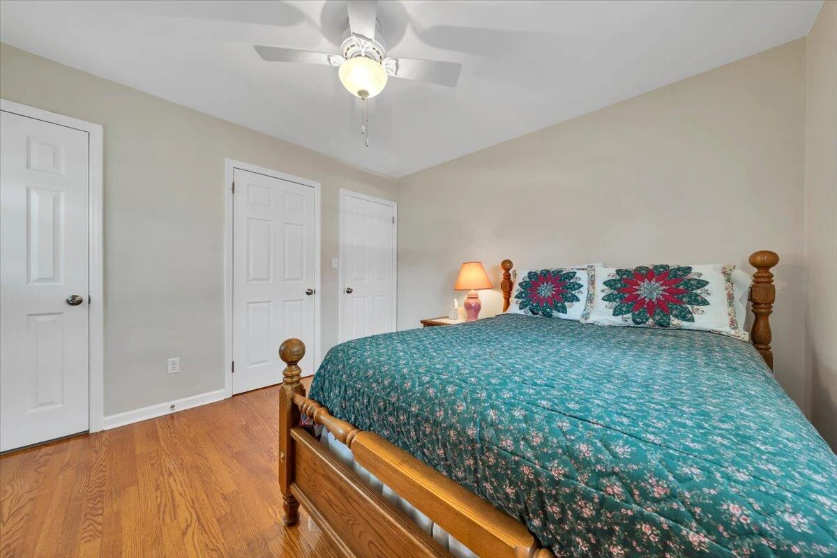 2834 Neil DR - Photo 16