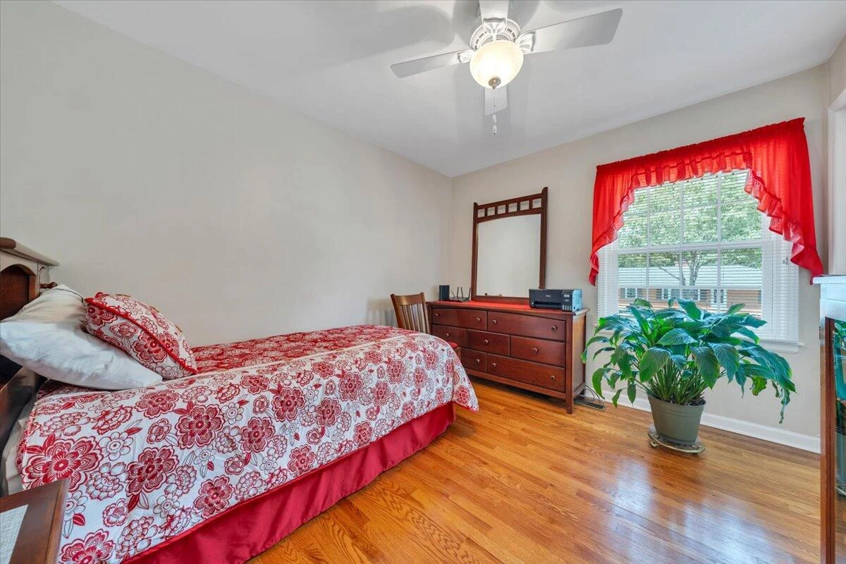 2834 Neil DR - Photo 19