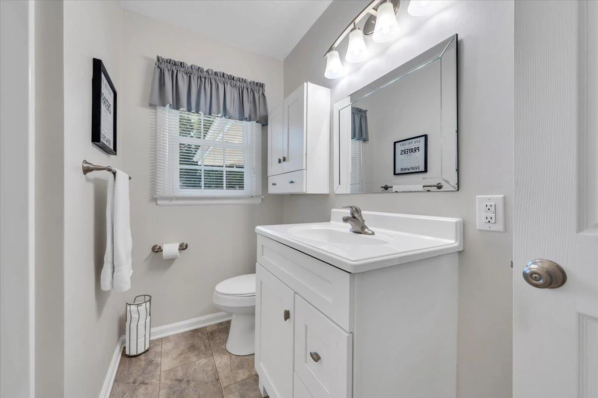 2834 Neil DR - Photo 21