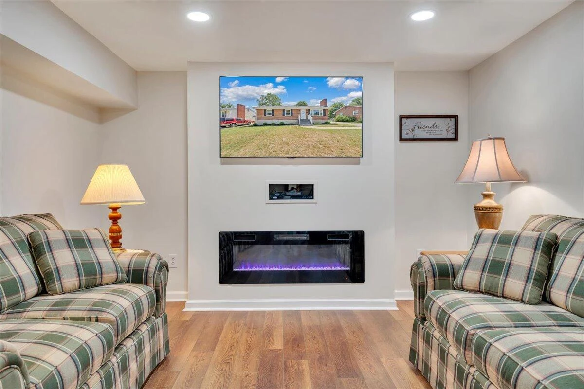 2834 Neil DR - Photo 24