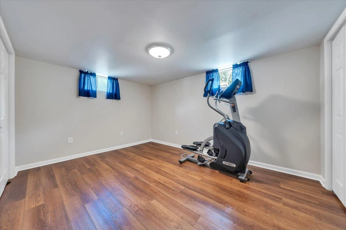 2834 Neil DR - Photo 27