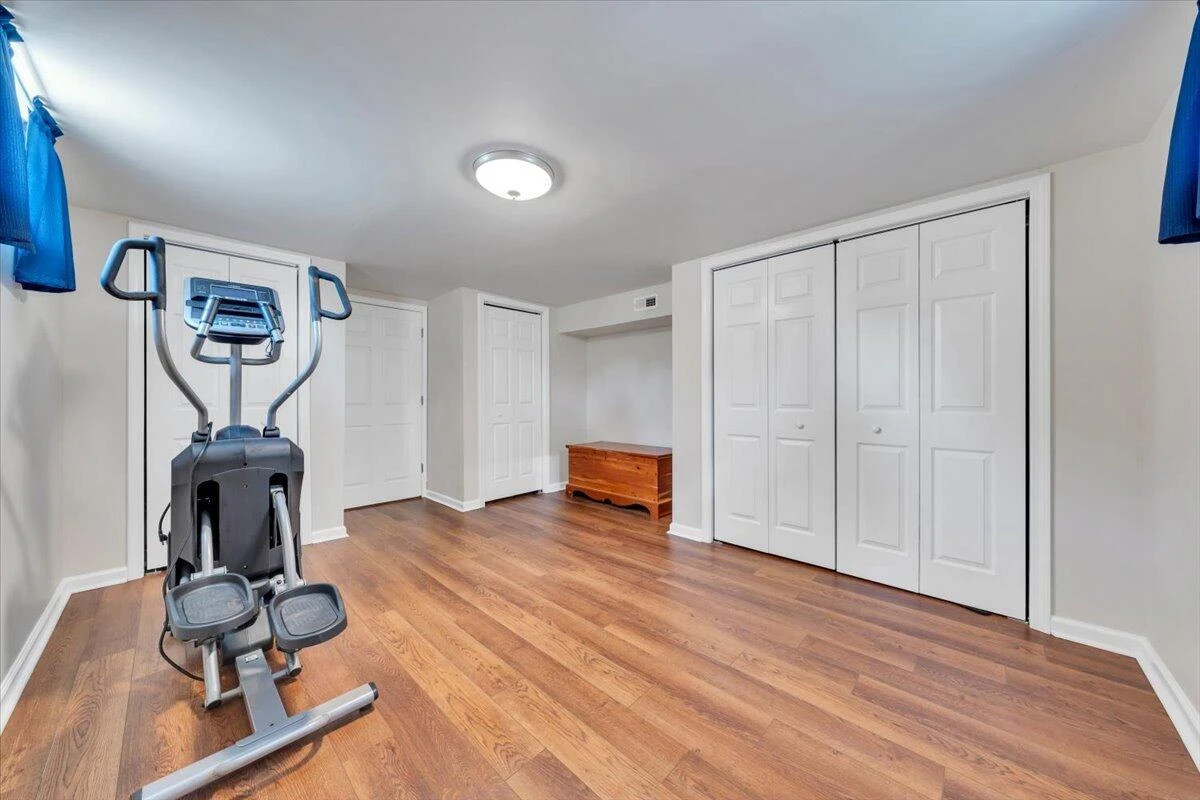 2834 Neil DR - Photo 28
