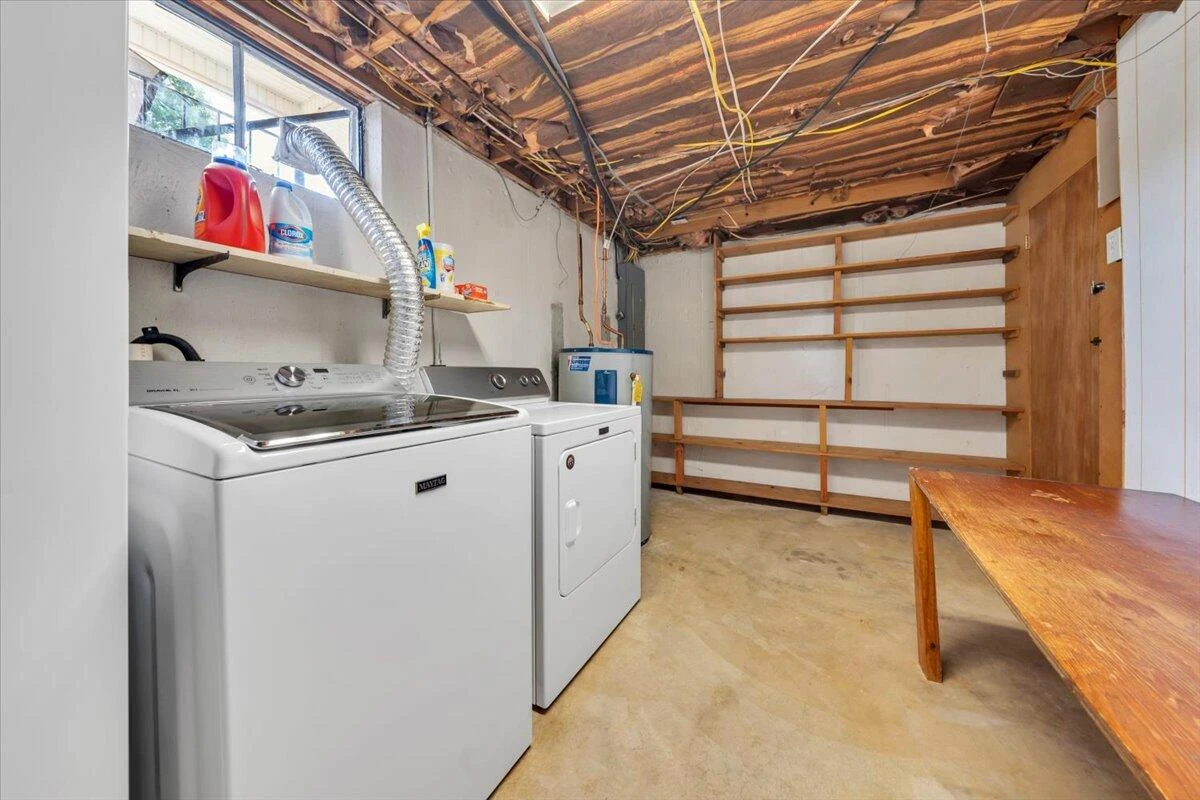 2834 Neil DR - Photo 31