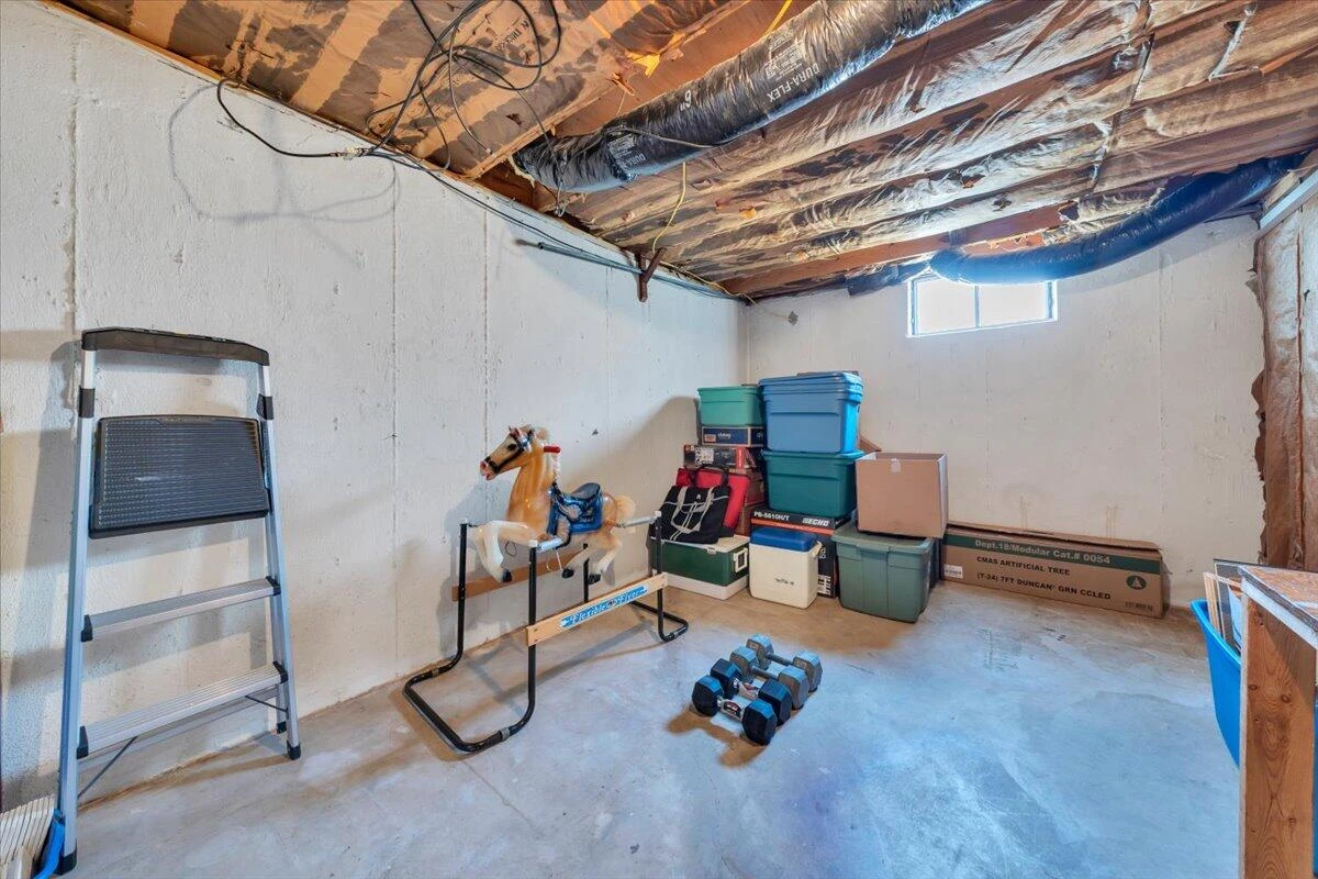 2834 Neil DR - Photo 33