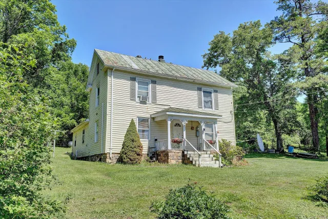16287 Indian Draft RD, Williamsville, VA, 24487