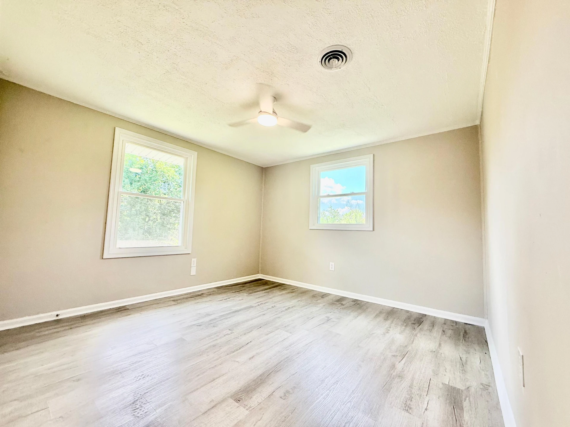 121 Irene DR - Photo 10