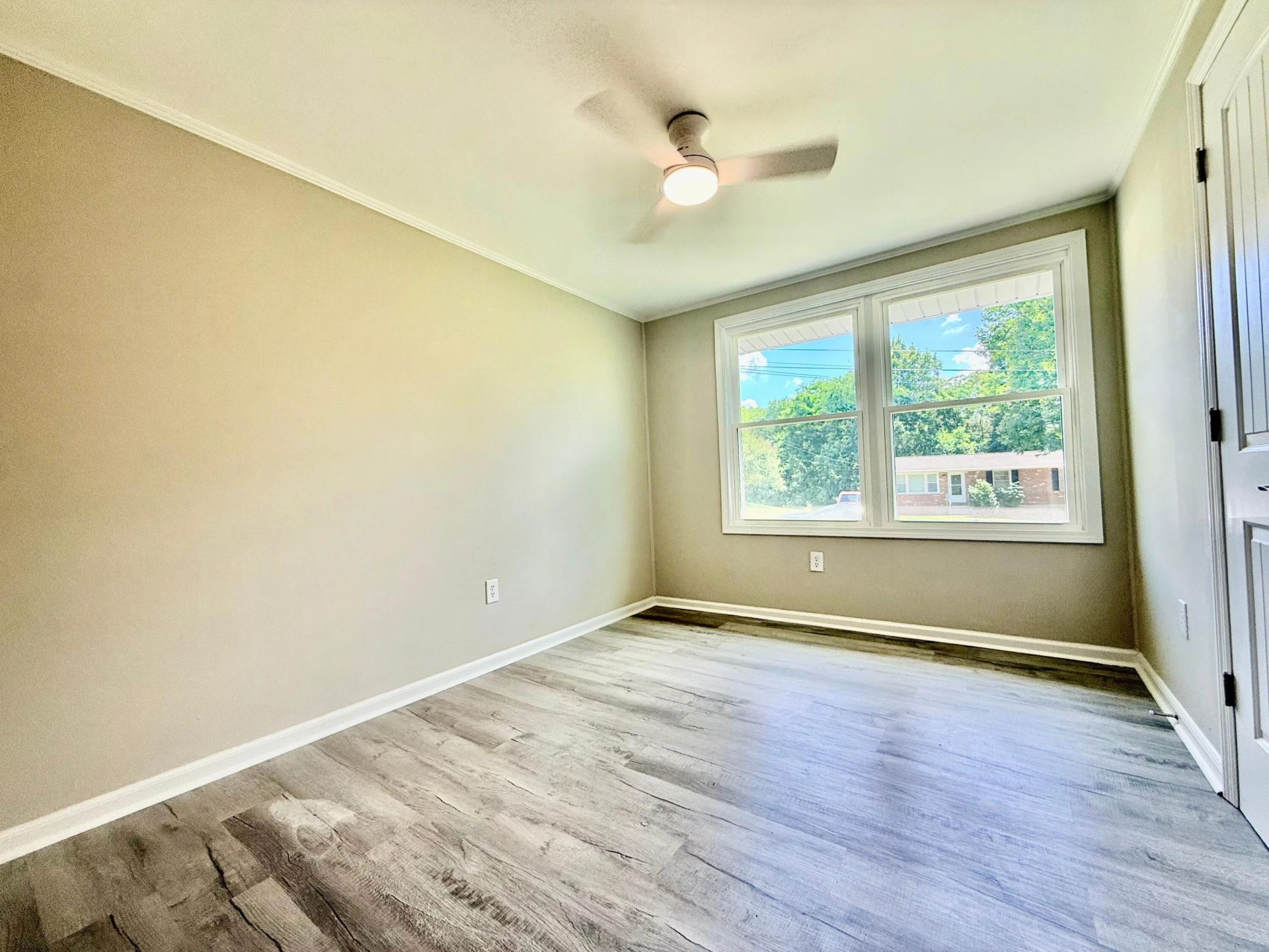 121 Irene DR - Photo 11