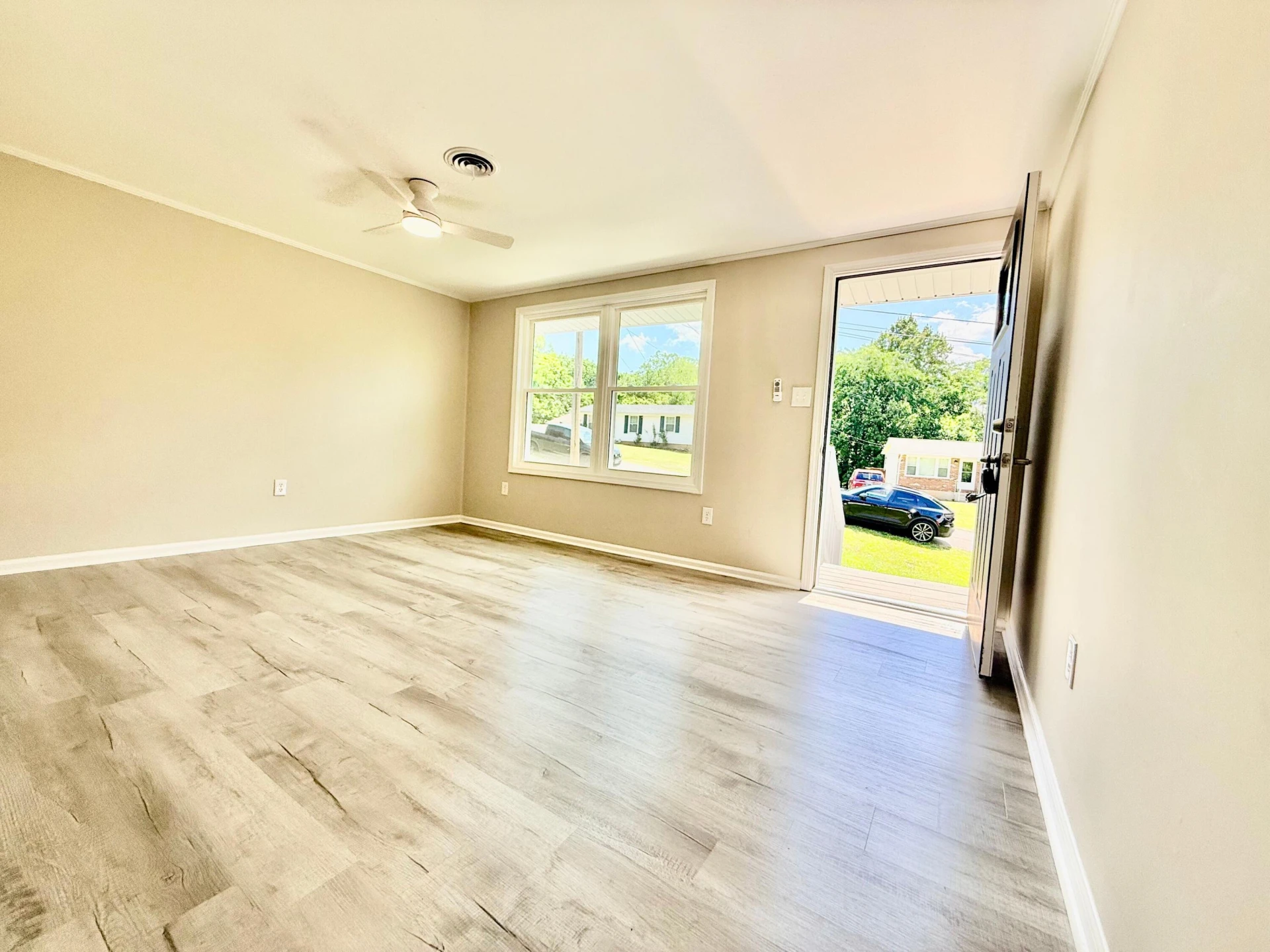 121 Irene DR - Photo 3