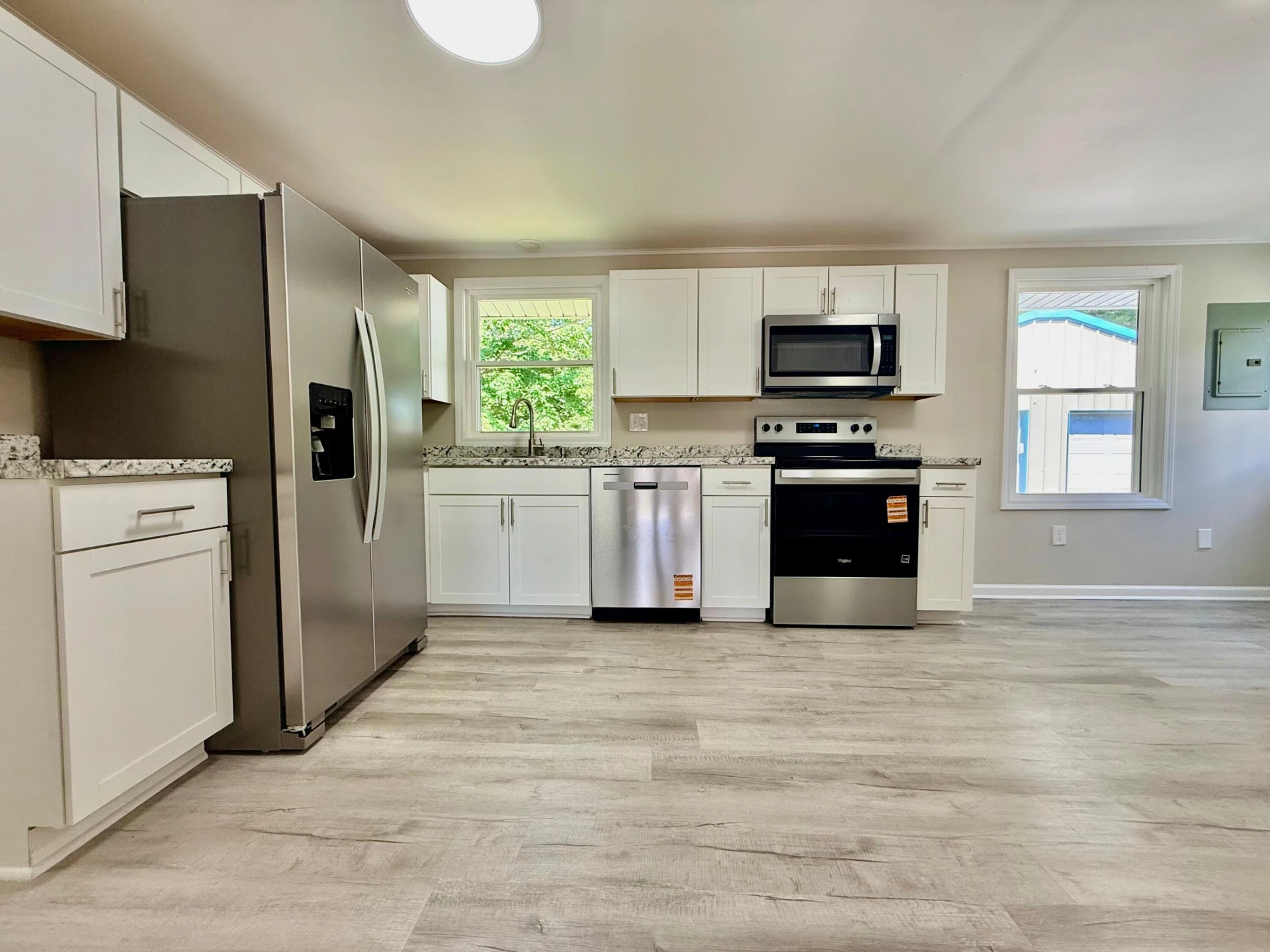 121 Irene DR - Photo 6