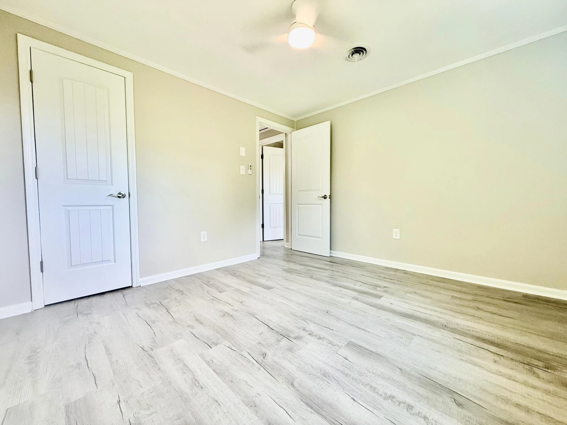 121 Irene DR - Photo 9