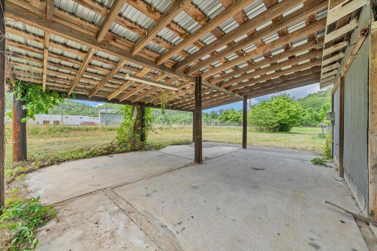 116 Henry Fork RD - Photo 11
