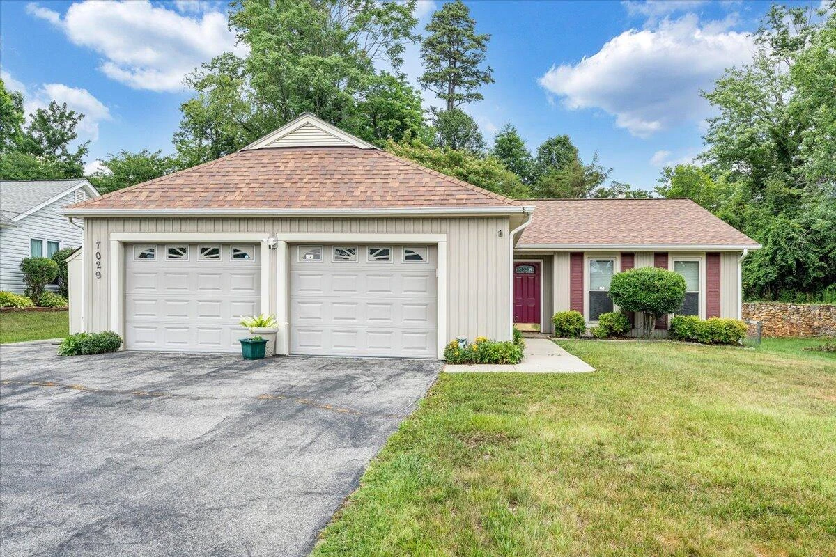 7029 Autumn Wood LN