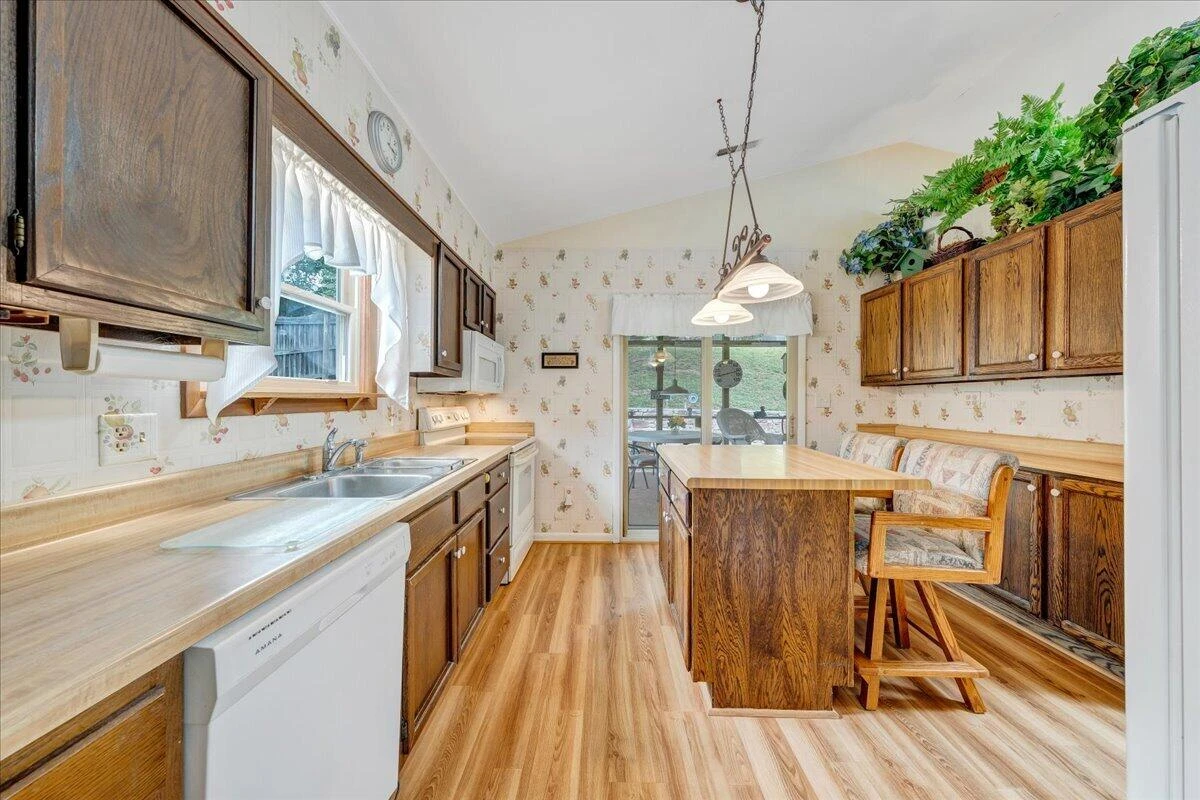 7029 Autumn Wood LN - Photo 13