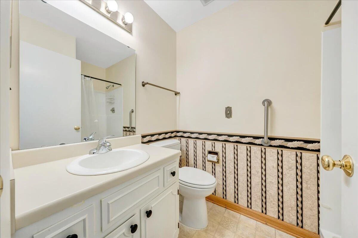 7029 Autumn Wood LN - Photo 27