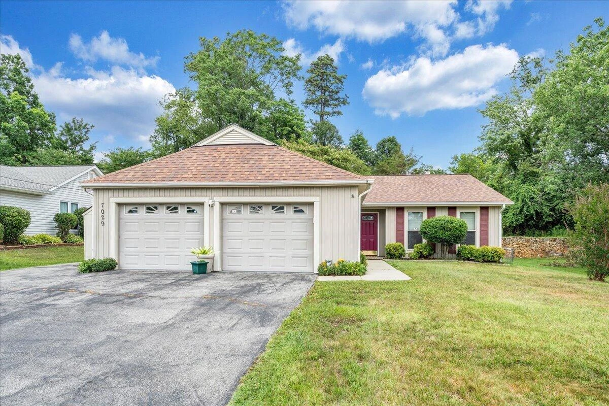 7029 Autumn Wood LN - Photo 3