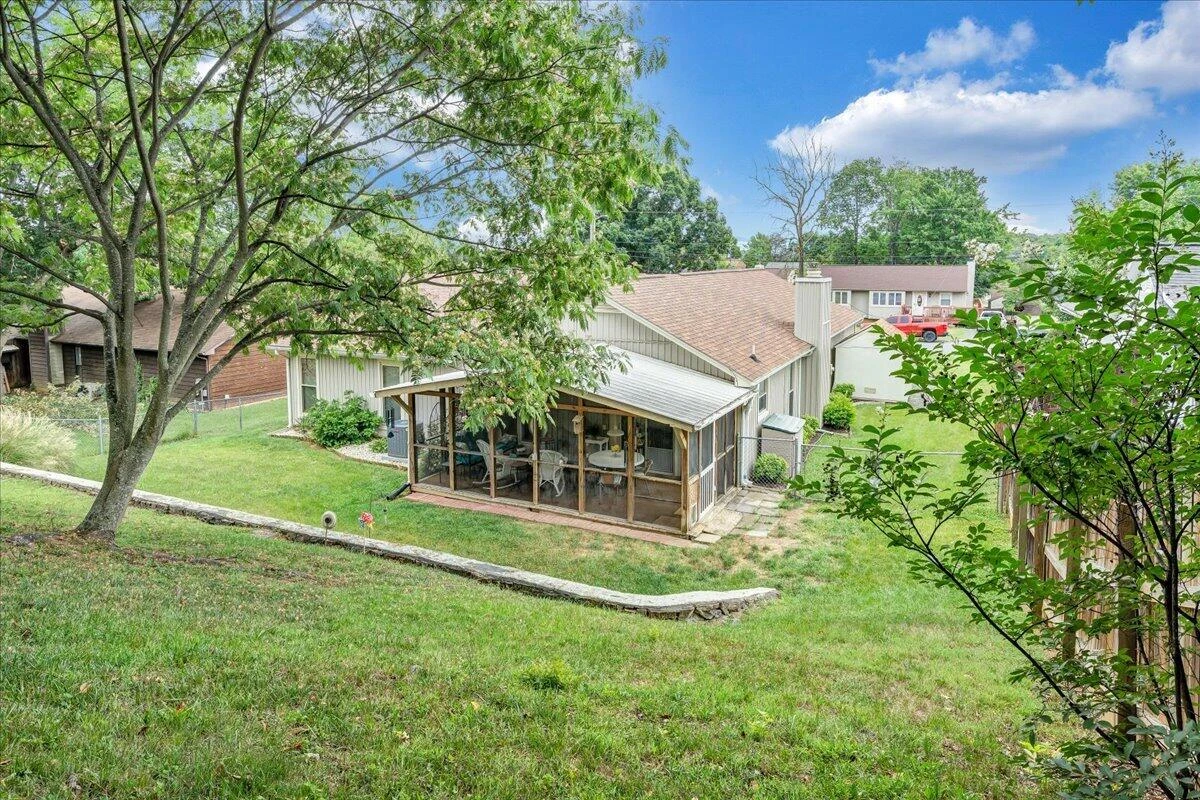 7029 Autumn Wood LN - Photo 34