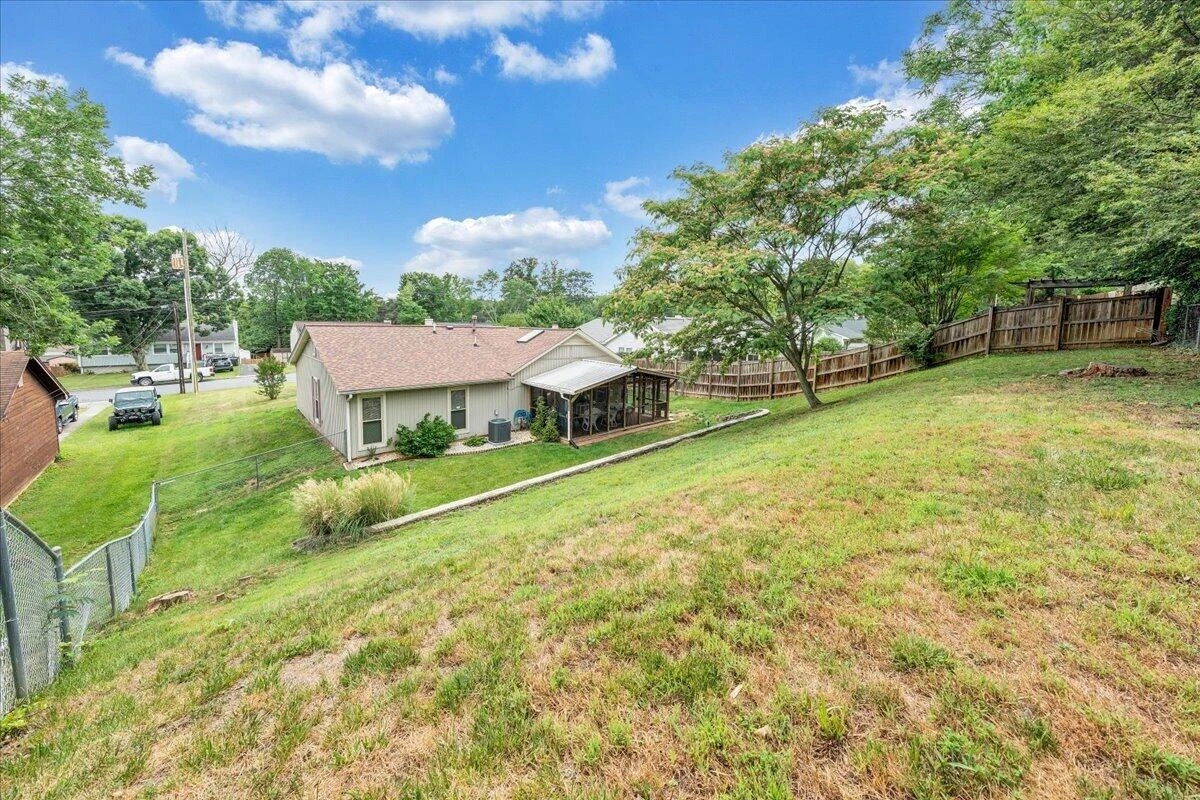 7029 Autumn Wood LN - Photo 36