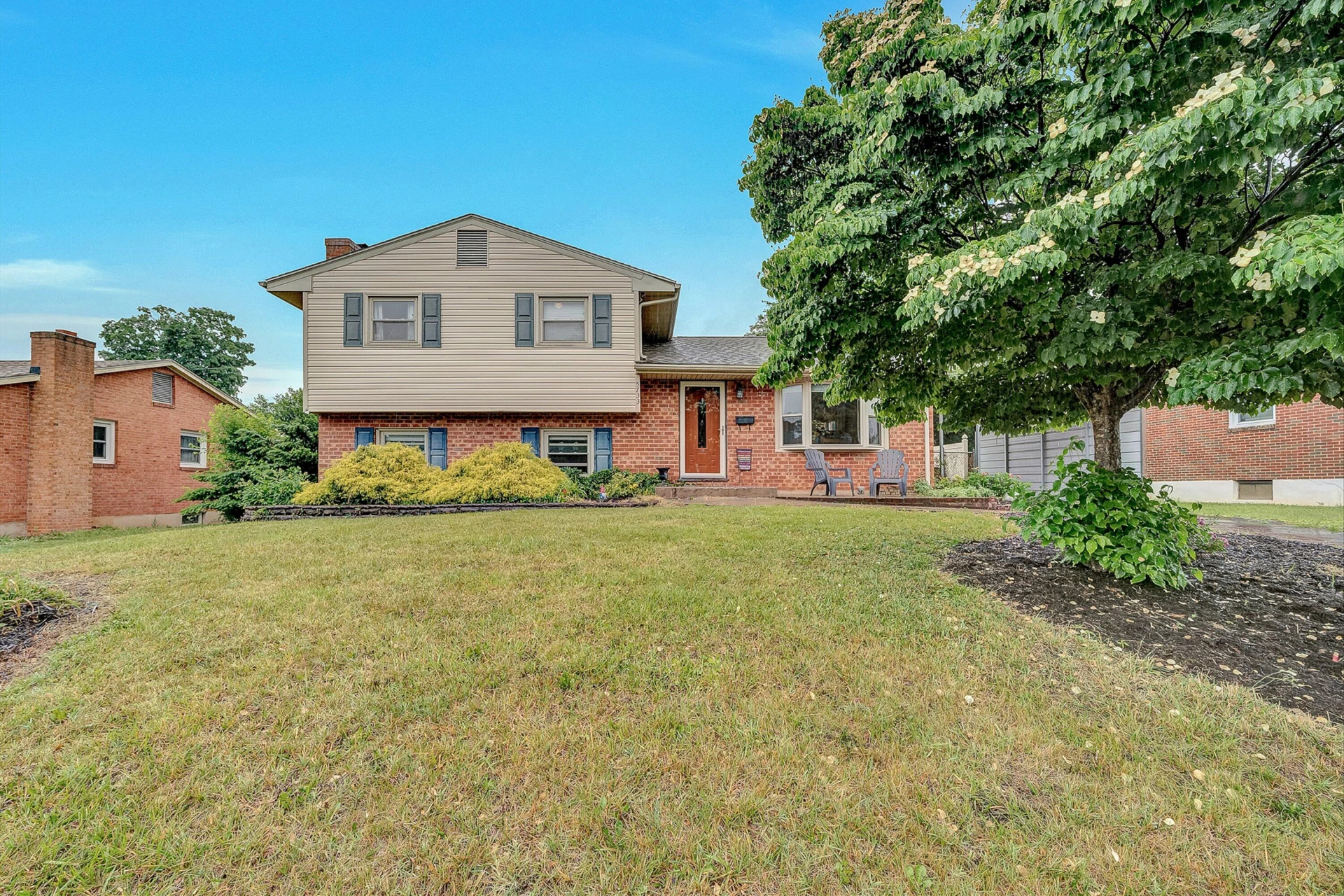 5733 Sierra DR