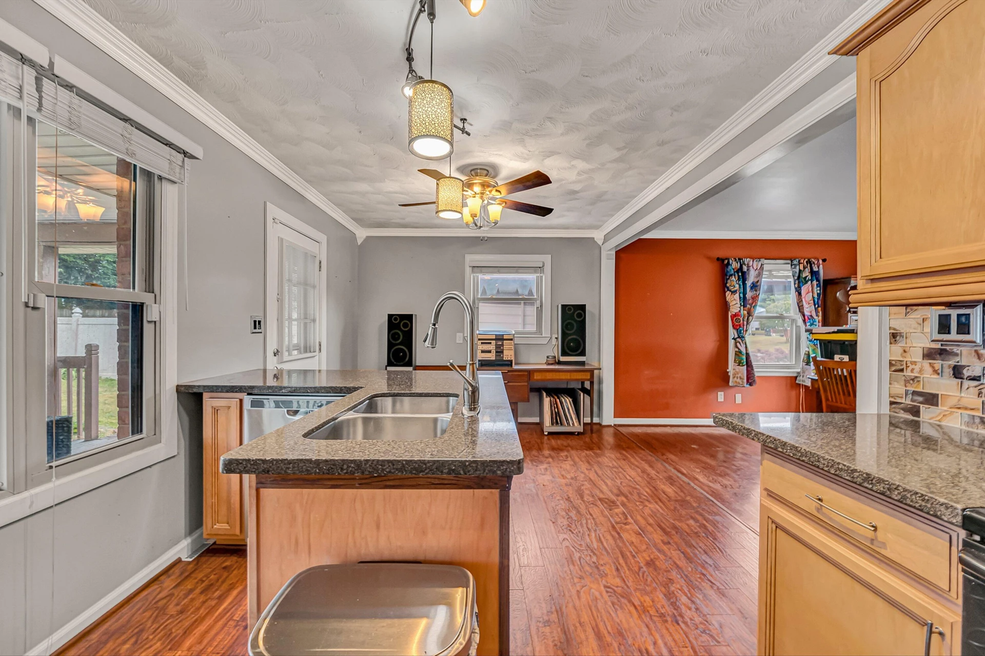 5733 Sierra DR - Photo 11