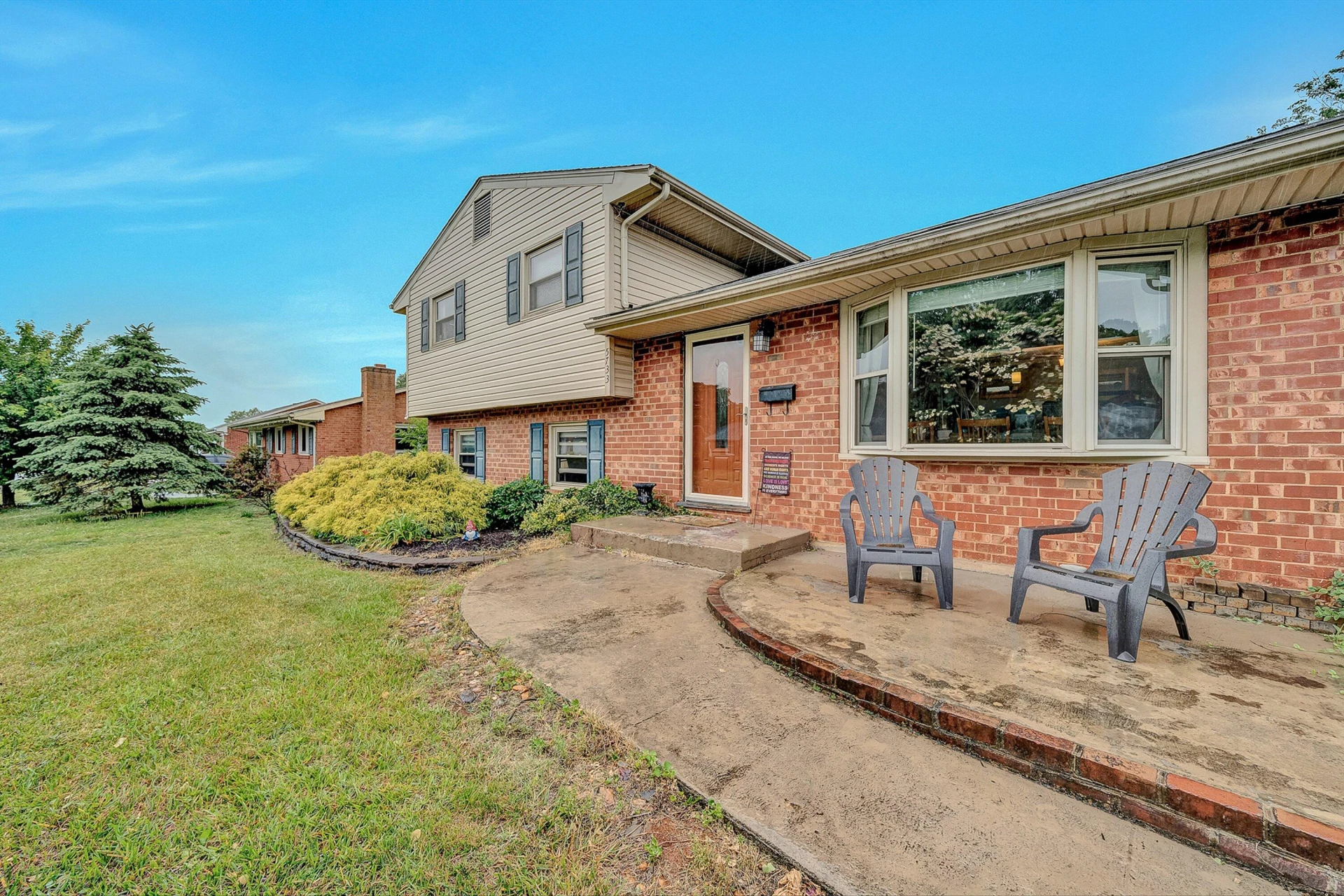 5733 Sierra DR - Photo 3