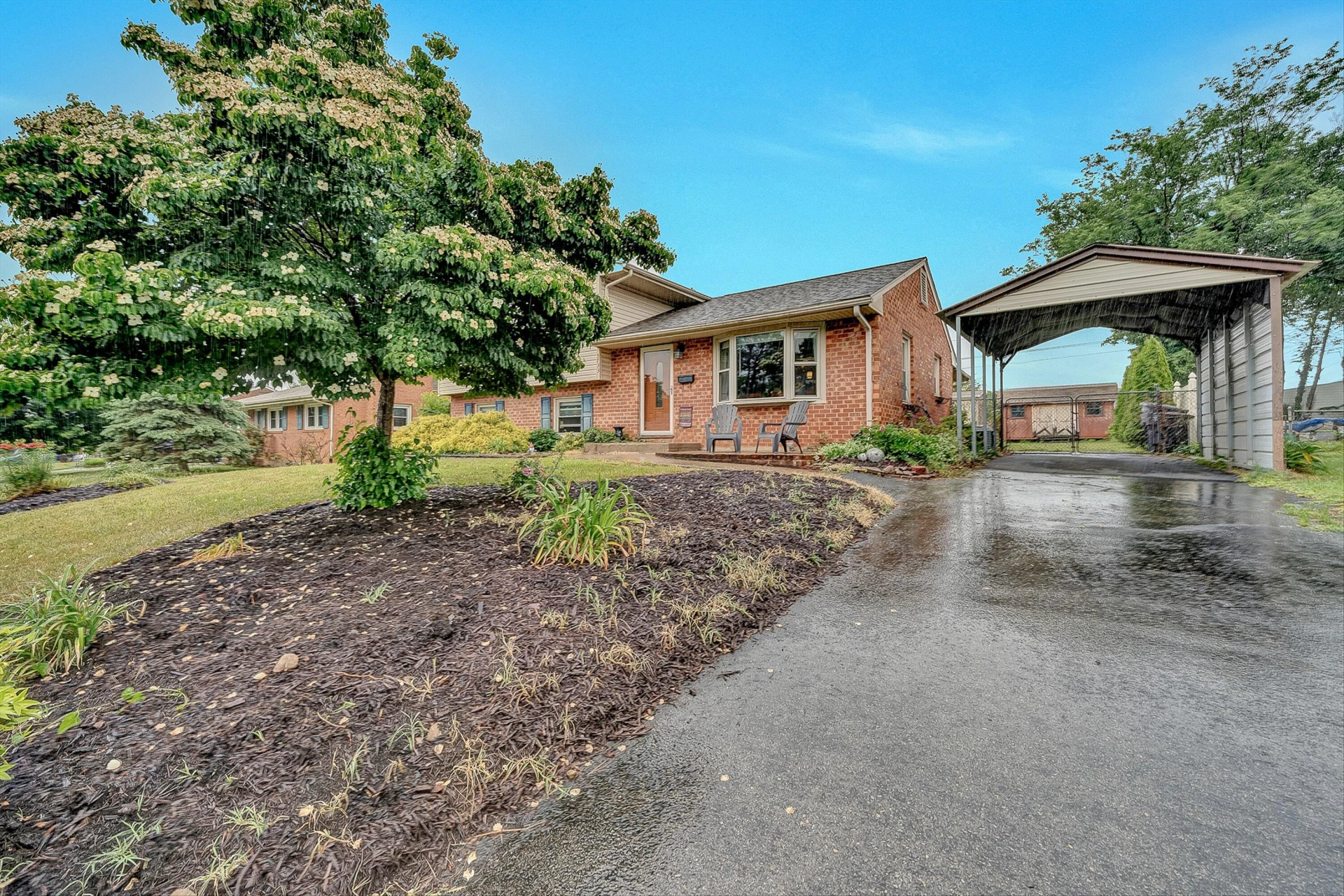 5733 Sierra DR - Photo 4
