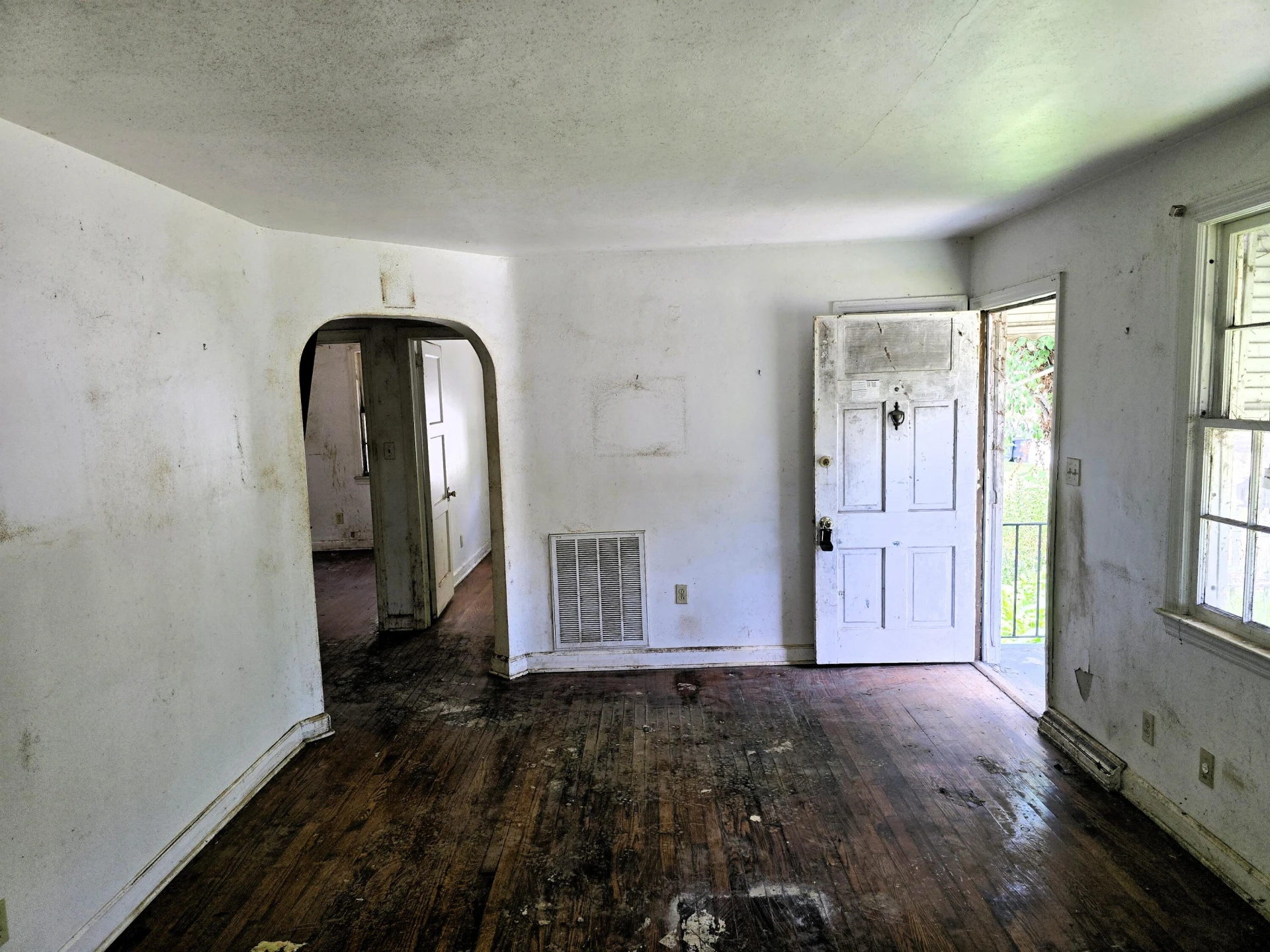 1430 Forest Park BLVD NW - Photo 12