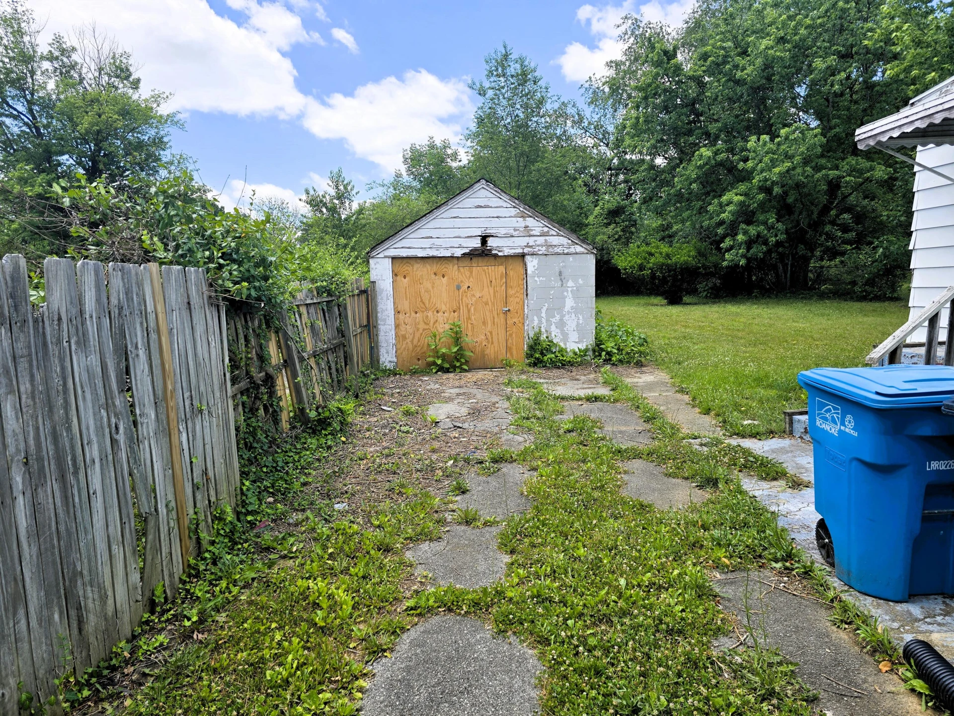 1430 Forest Park BLVD NW - Photo 4