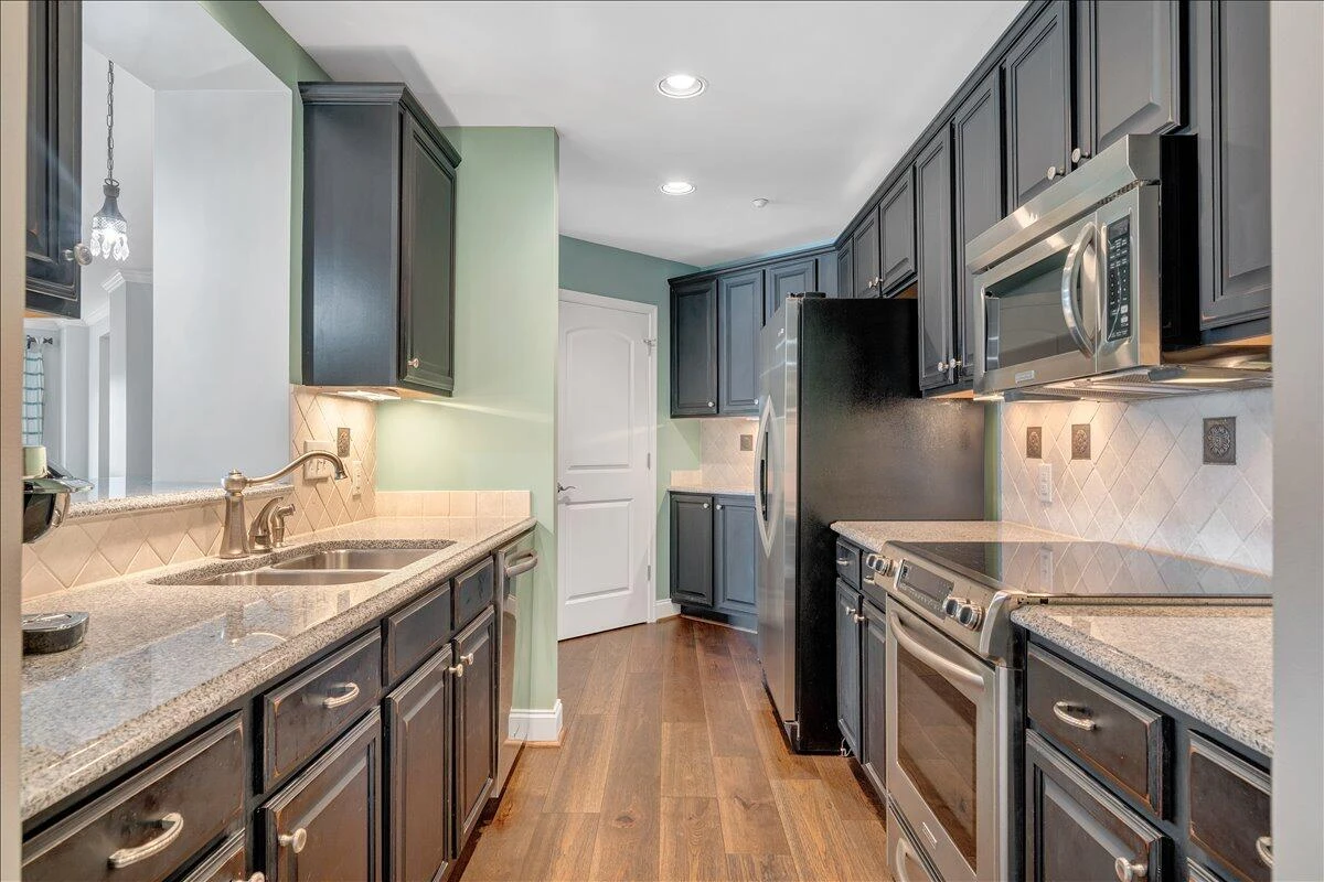 100 Bridgewater Pointe PL #303 - Photo 18