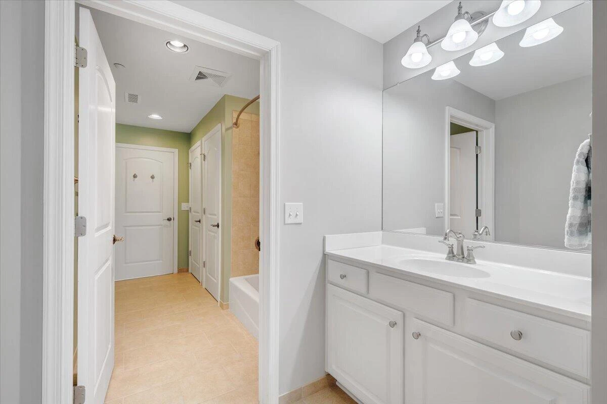 100 Bridgewater Pointe PL #303 - Photo 32